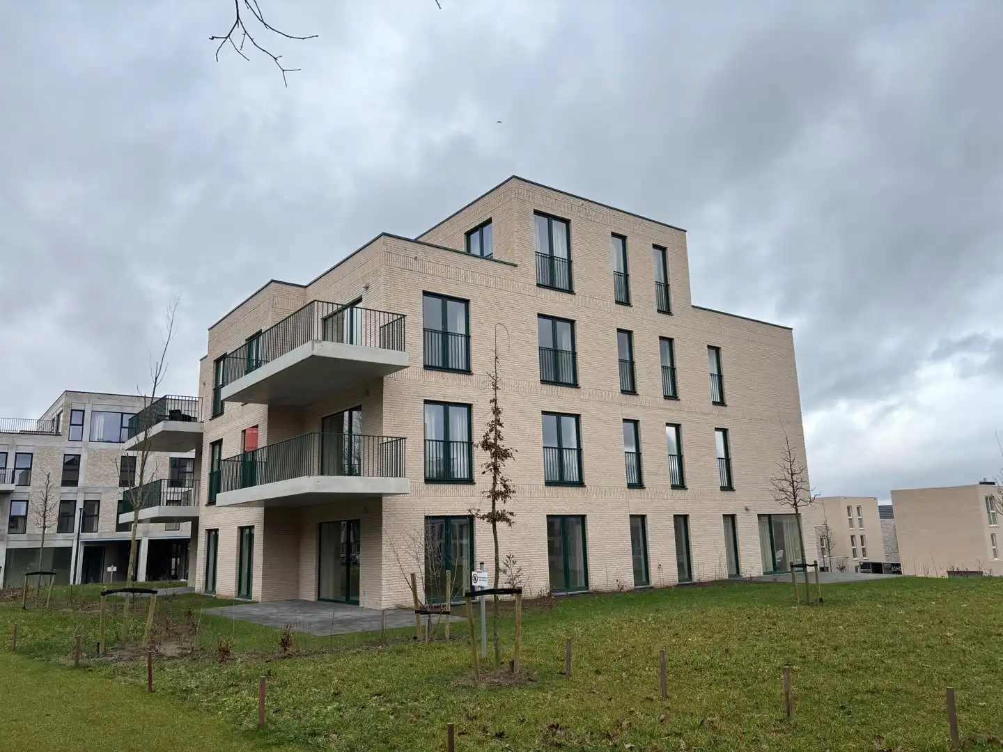 Stijlvol nieuwbouwappartement met 2 slaapkamers, ruim terras, ondergrondse staanplaats en berging in Residentie Groenloo – Koningslo (Vilvoorde) foto 2