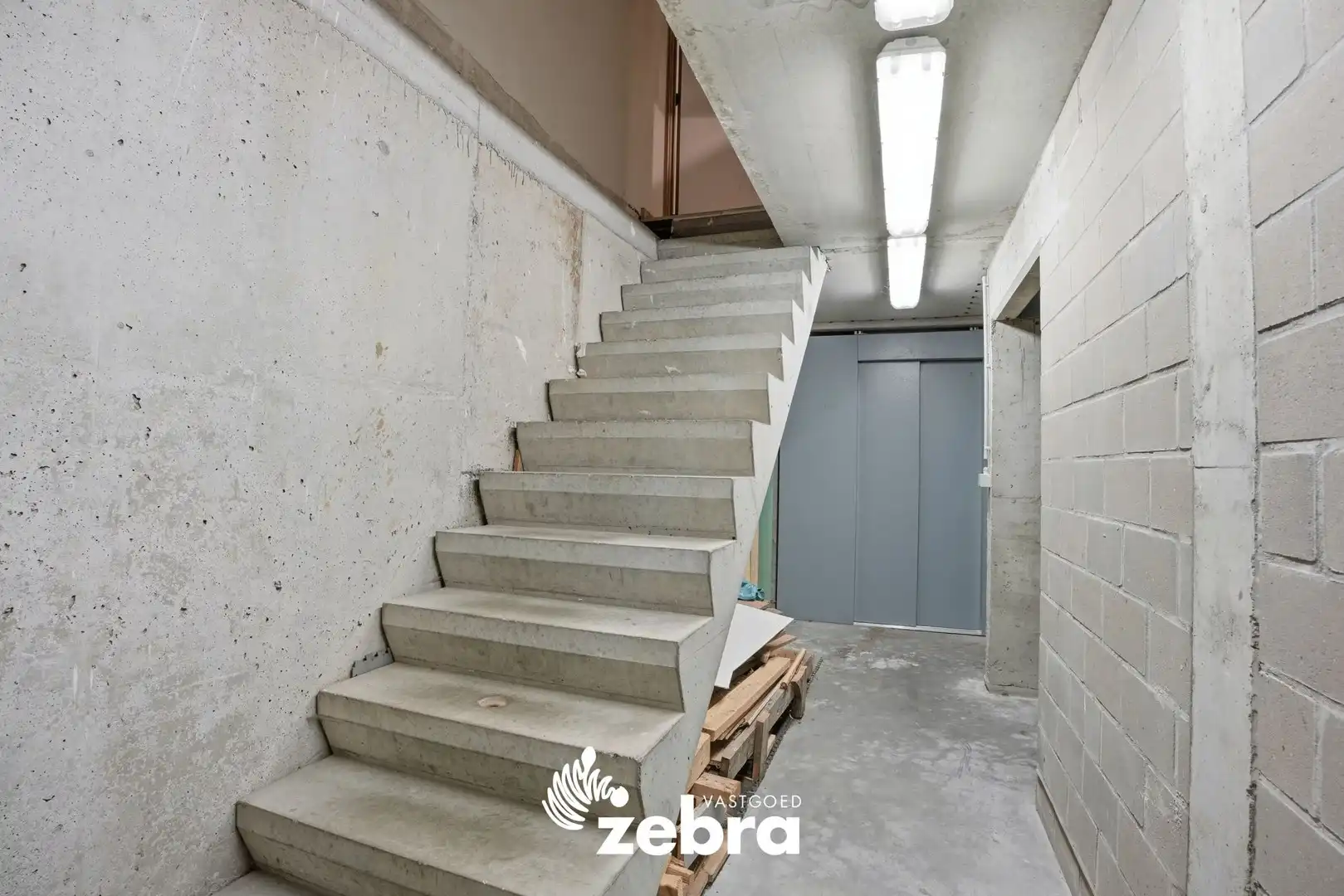 Eigentijdse stadswoning met lift, terras en topafwerking in het centrum van Roeselare! foto 45