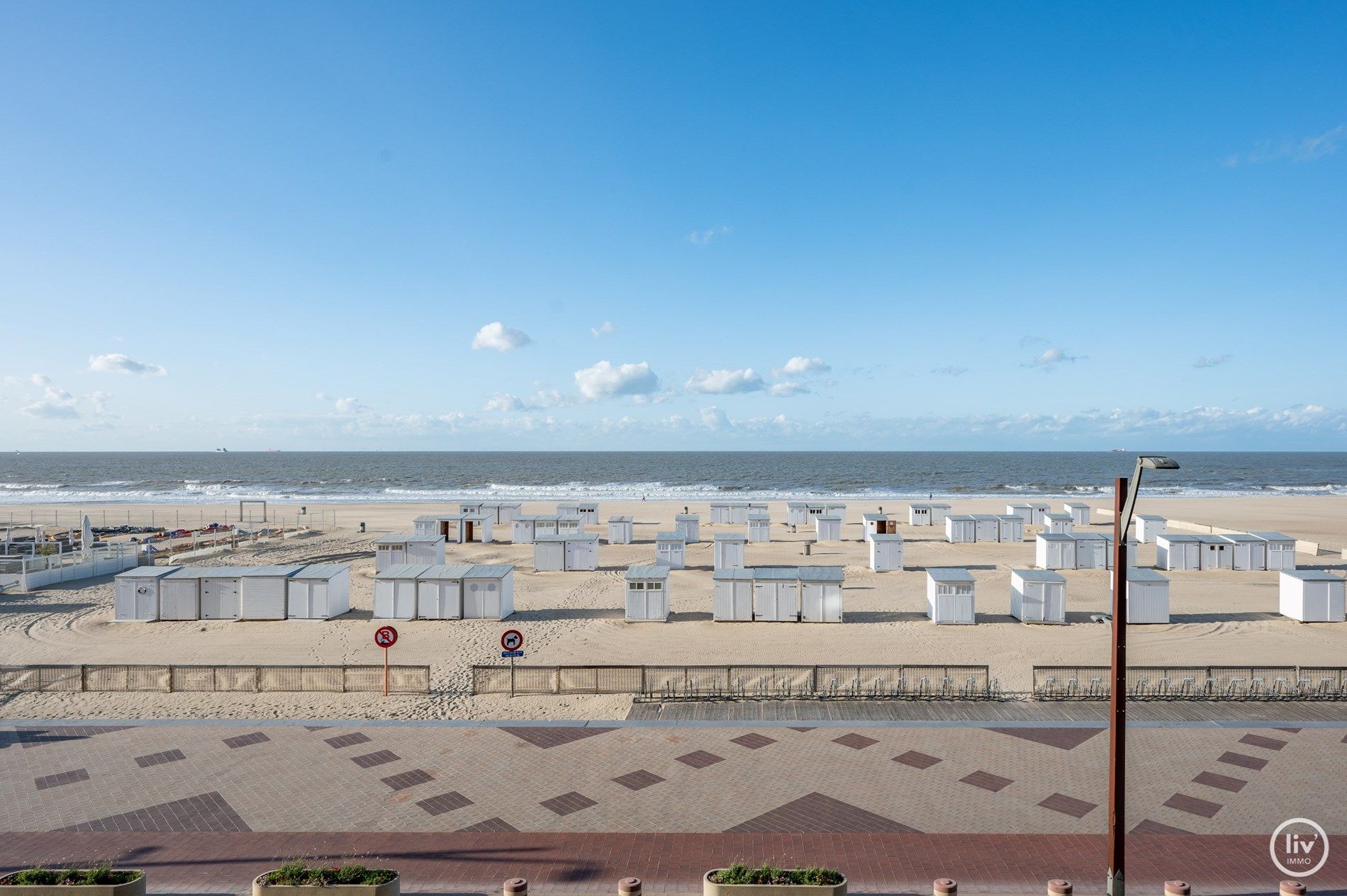 Prachtig appartement met FRONTAAL ZEEZICHT en 3 slaapkamers gelegen op de Zeedijk te Knokke. foto 4