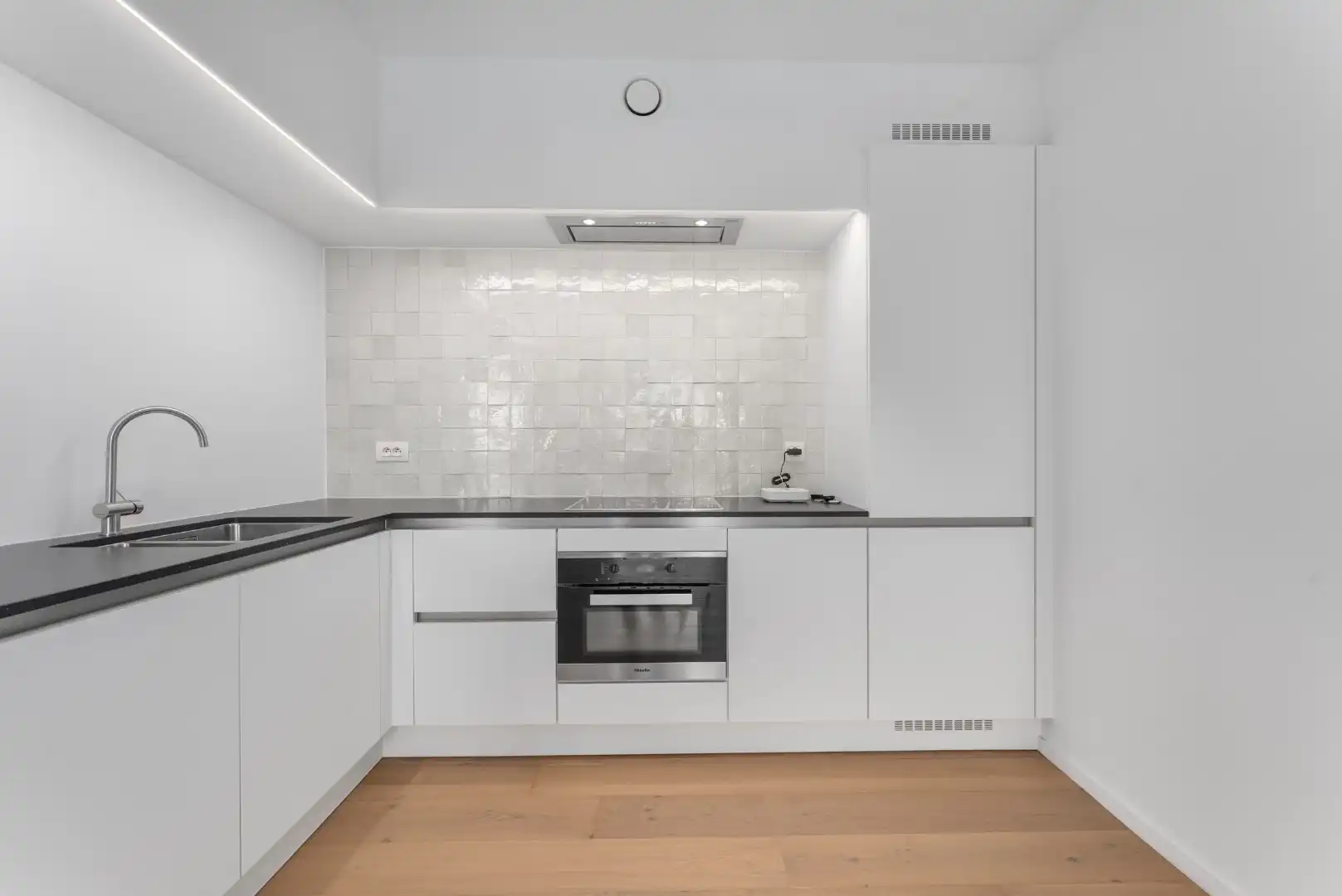 Mooie serviceflat te koop in standingvol gebouw foto 5