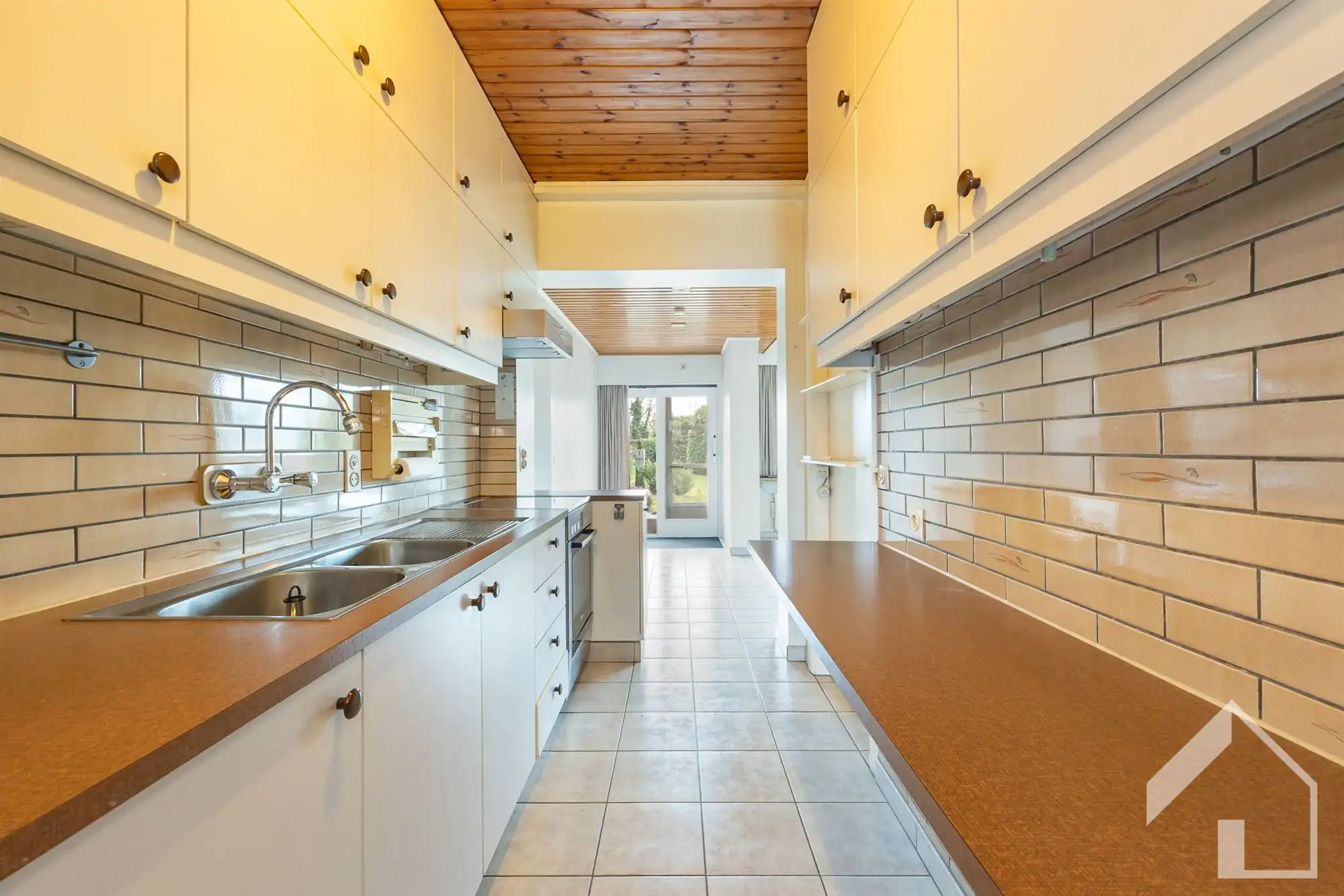 Open bebouwing met 4 slaapkamers! foto 8