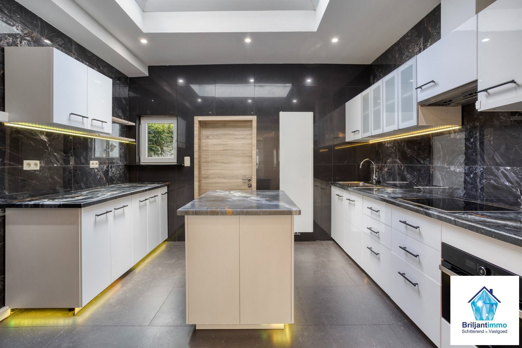 Instapklare woning 2(3) slpkmrs + bureau en garage foto 6