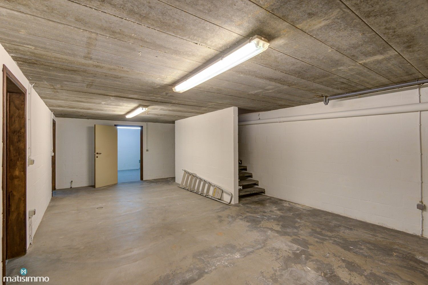 UITZONDERLIJK RUIME WONING MET 5 SLAAPKAMERS EN ONDERHOUDSVRIENDELIJKE TUIN TE MOPERTINGEN foto 30