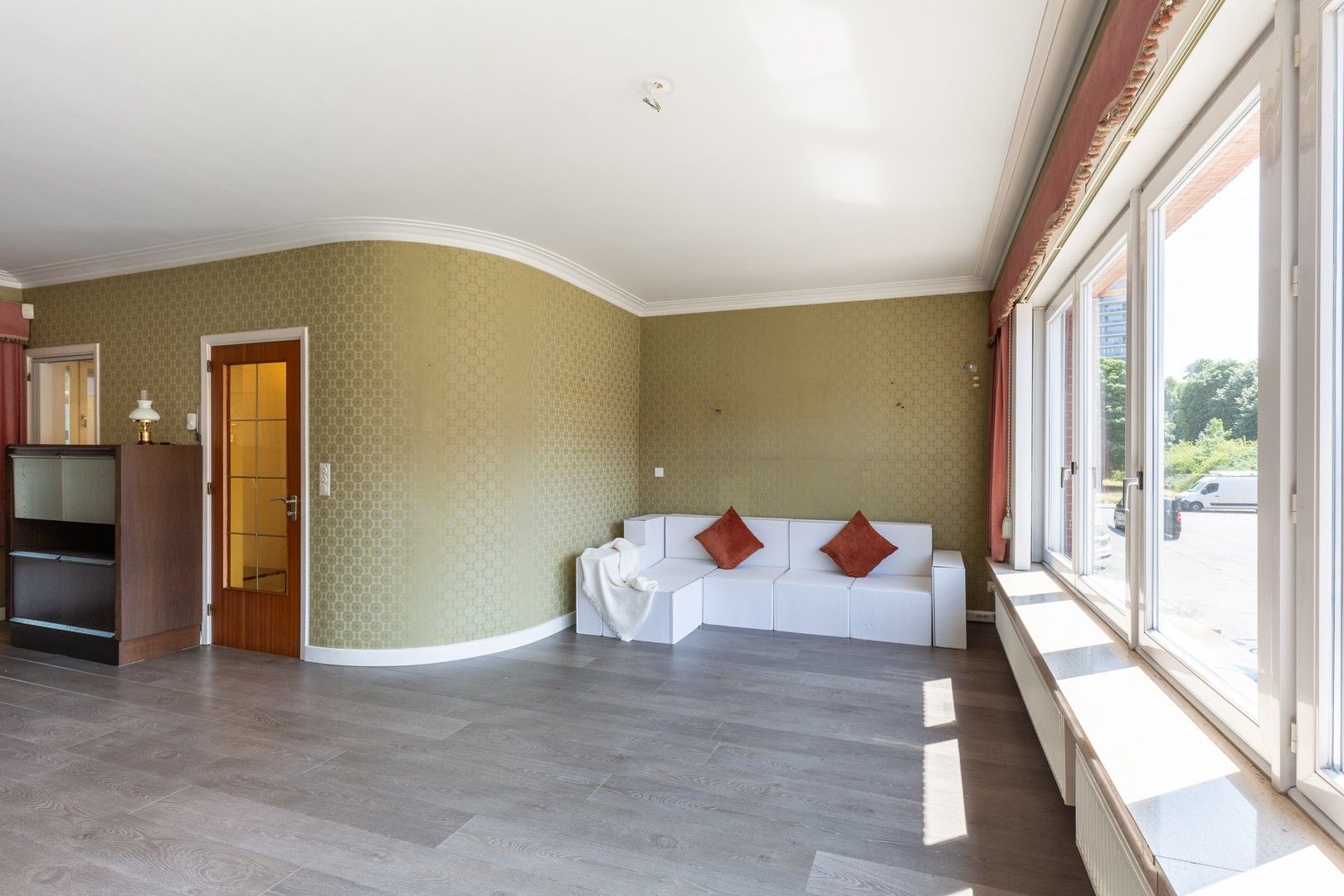 Zeer lichtrijke woning met unieke veranda foto 11