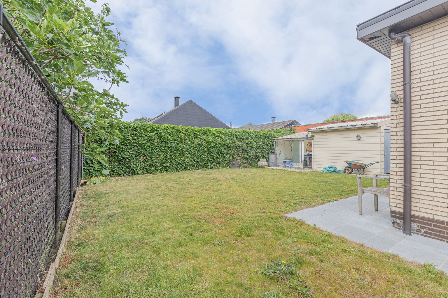 Rustig gelegen bungalow met 3 slaapkamers! foto 14