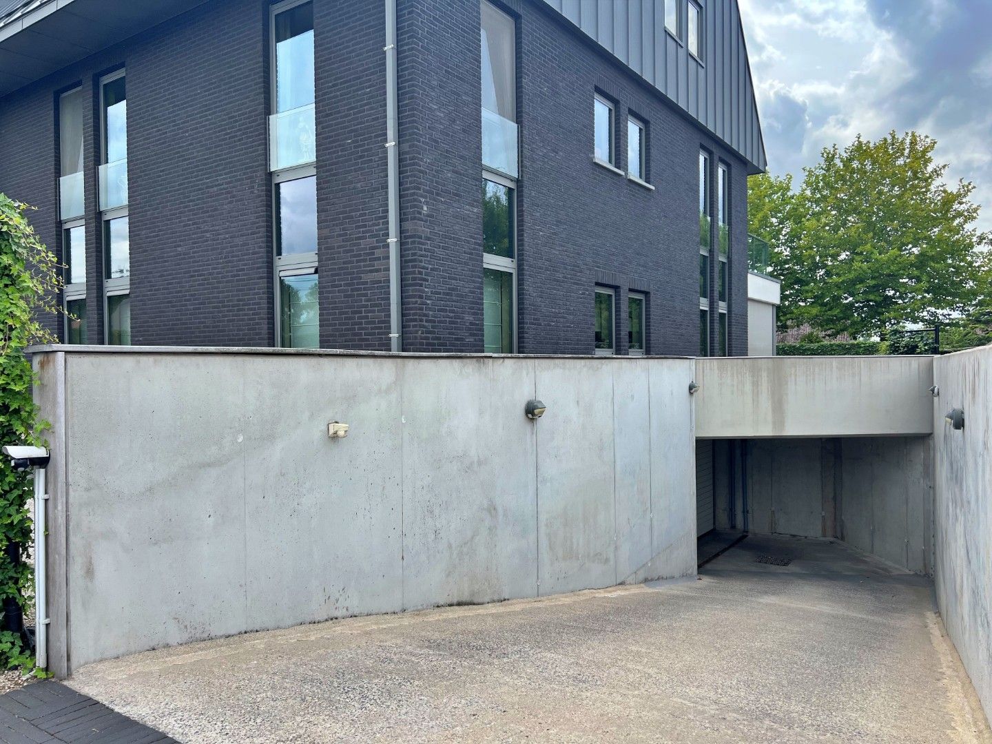 Lichtrijk 2-slaapkamer appartement met garage en 2 terrassen foto 19