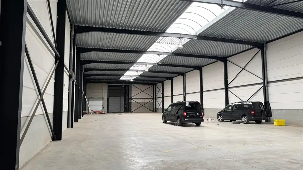 Te Huur: Magazijn met kantoor te Mechelen nabij R6 en E19  foto 7