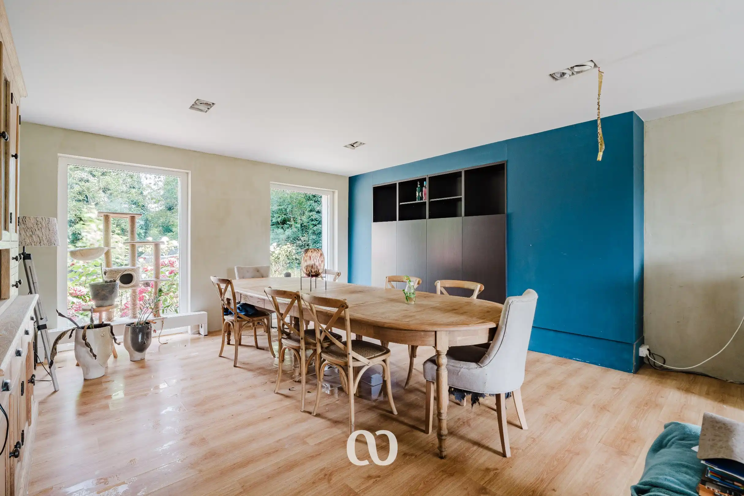 Ruime woning op 6.095 m² met uitstekende bereikbaarheid in Kruishoutem foto 4