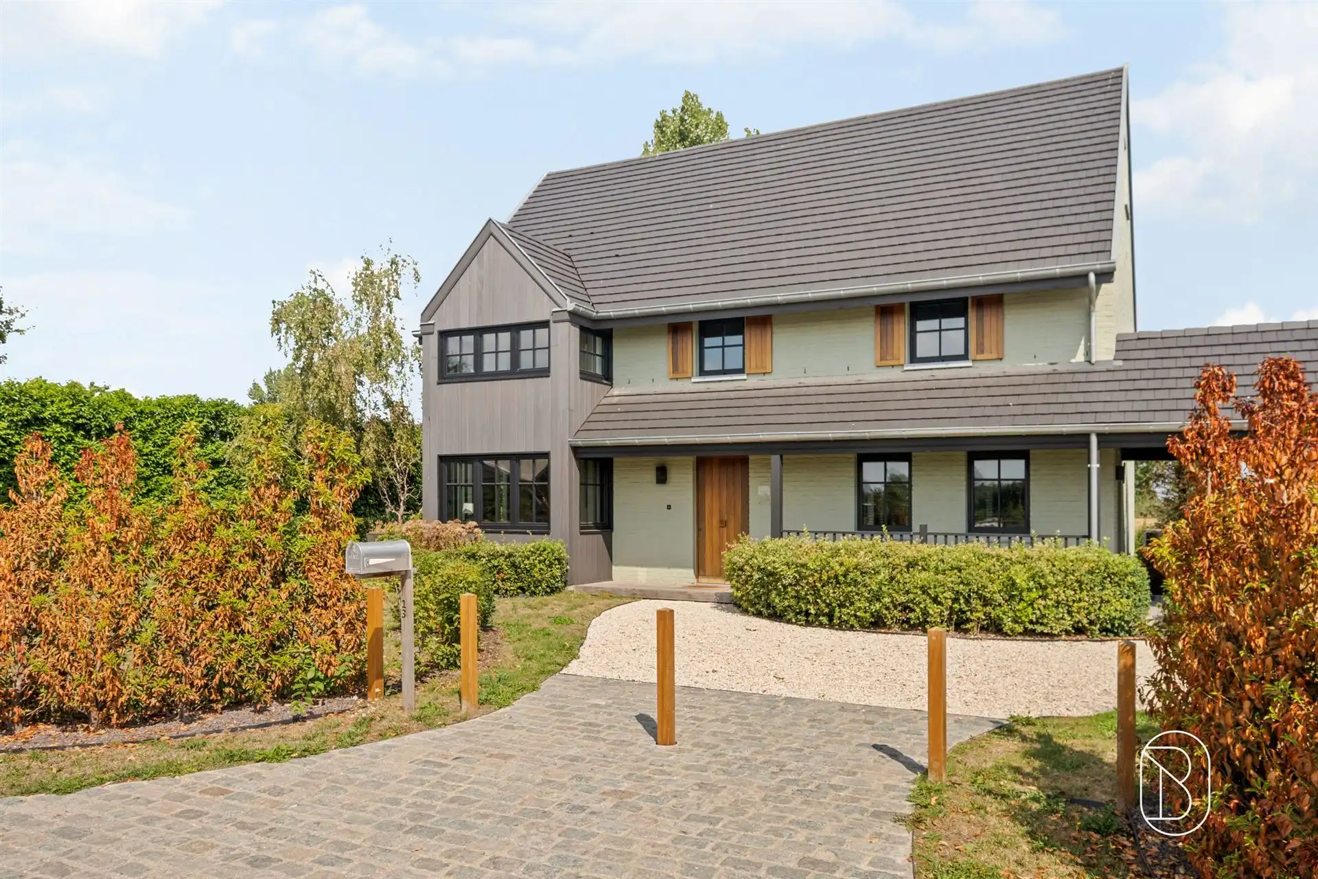 Toffe villa met bijgebouw en tuin met prachtig zicht foto 5