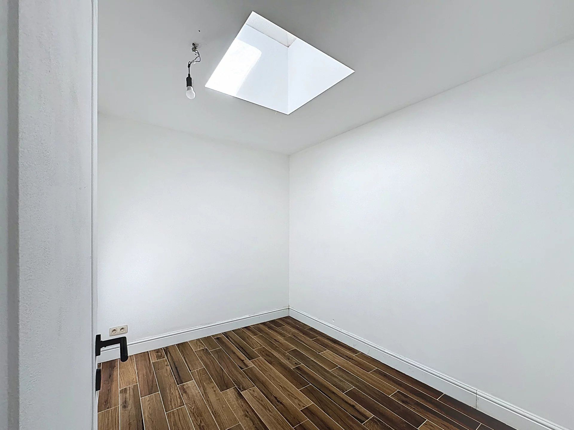 Charmante gerenoveerde woning met bijgebouw, ideaal voor bijberoep of inwonende ouders/volwassen kinderen. foto 36