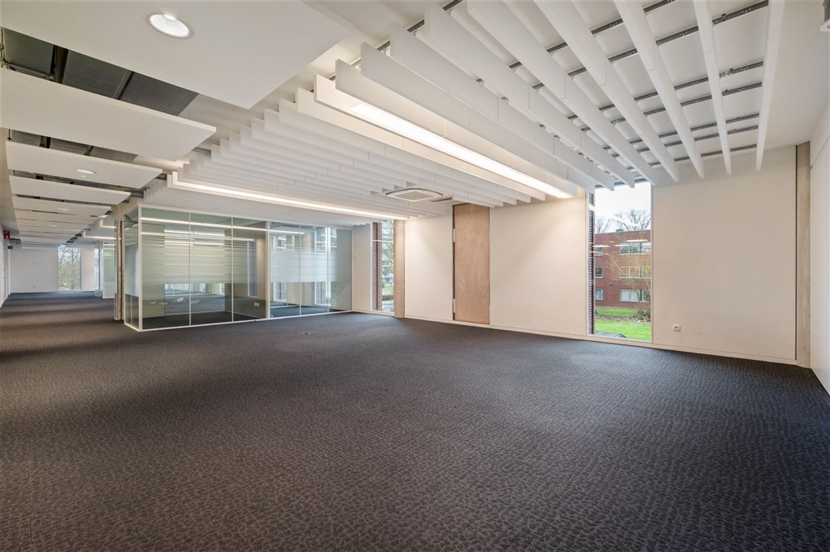 Kantoorgebouw foto 6