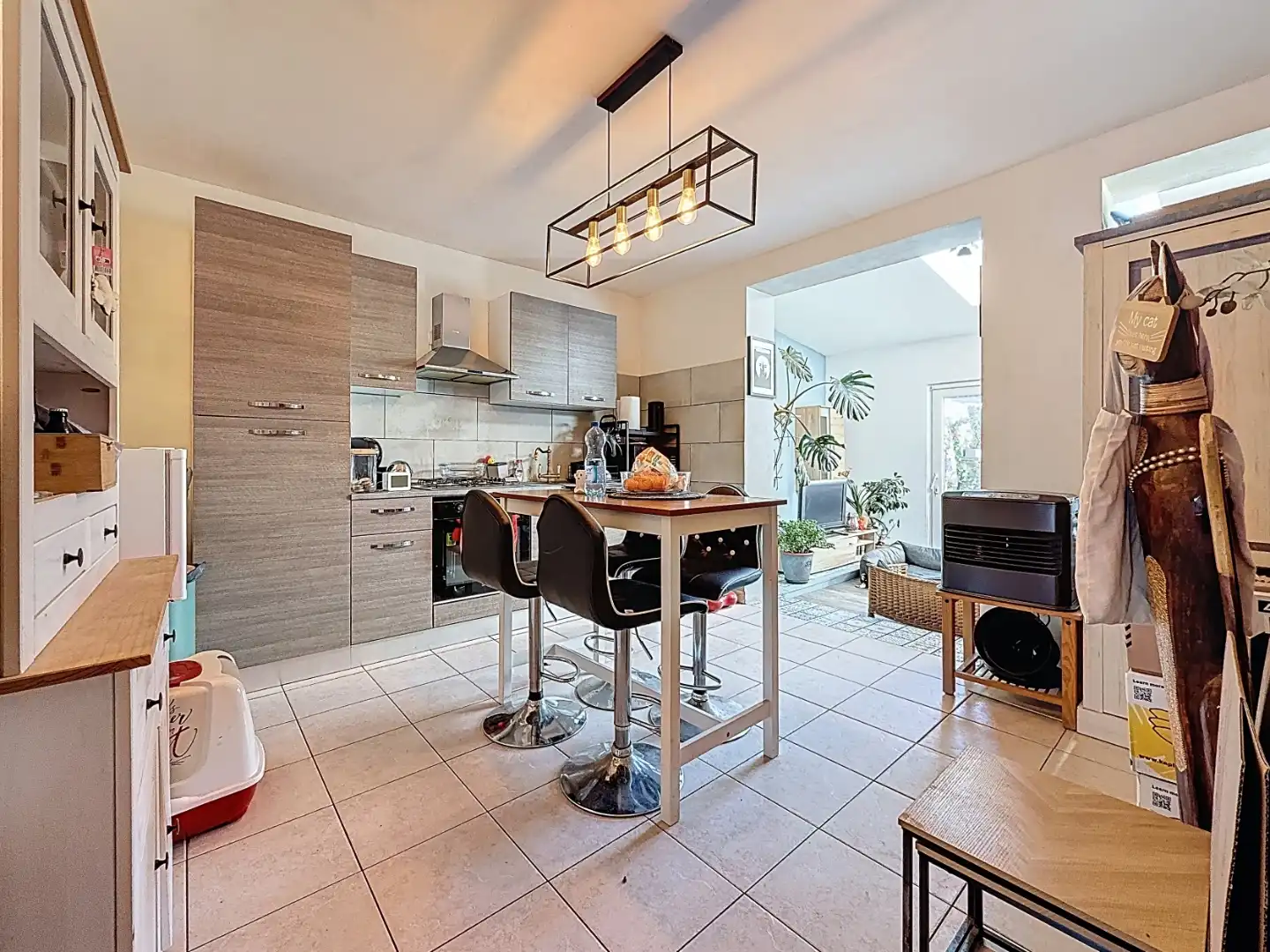 Op te knappen gezinswoning met tuin te Nieuwpoort-Stad. foto 3