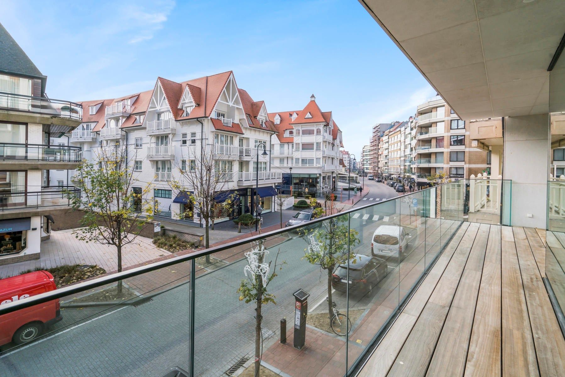 Prachtig appartement in recent gebouw op een toplocatie in de Kustlaan, op enkele passen van het Albertplein foto 9