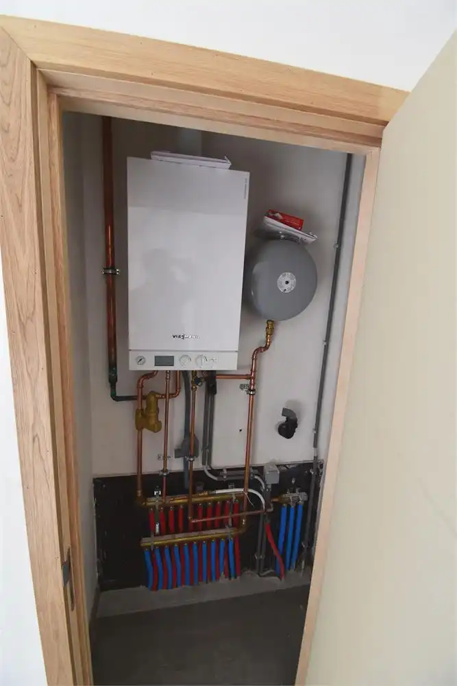 Handelspand met ondergrondse opslagplaats en 5 staplaatsen foto 12