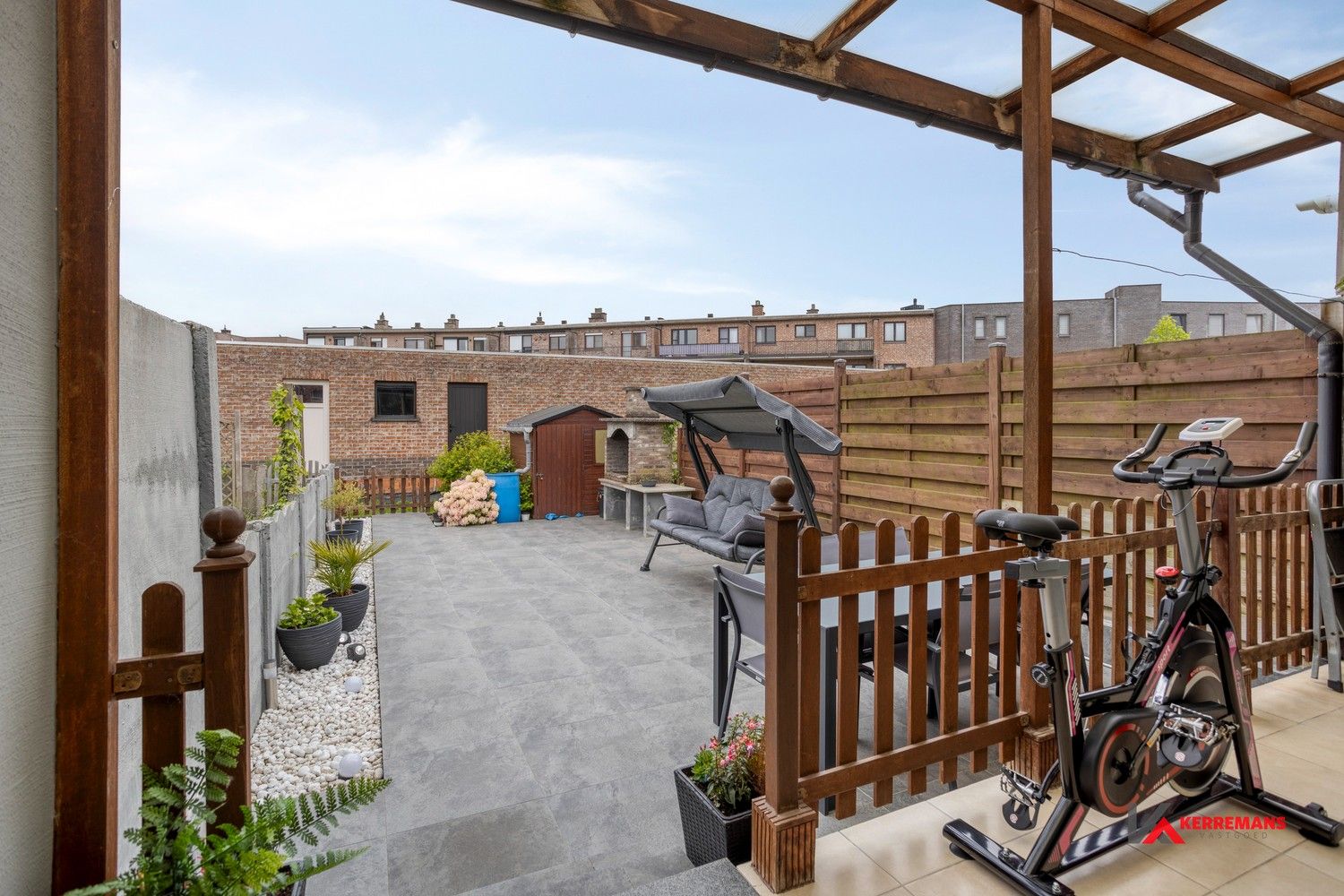 Instapklare woning met 4 slaapkamers, tuin en garage. foto 16
