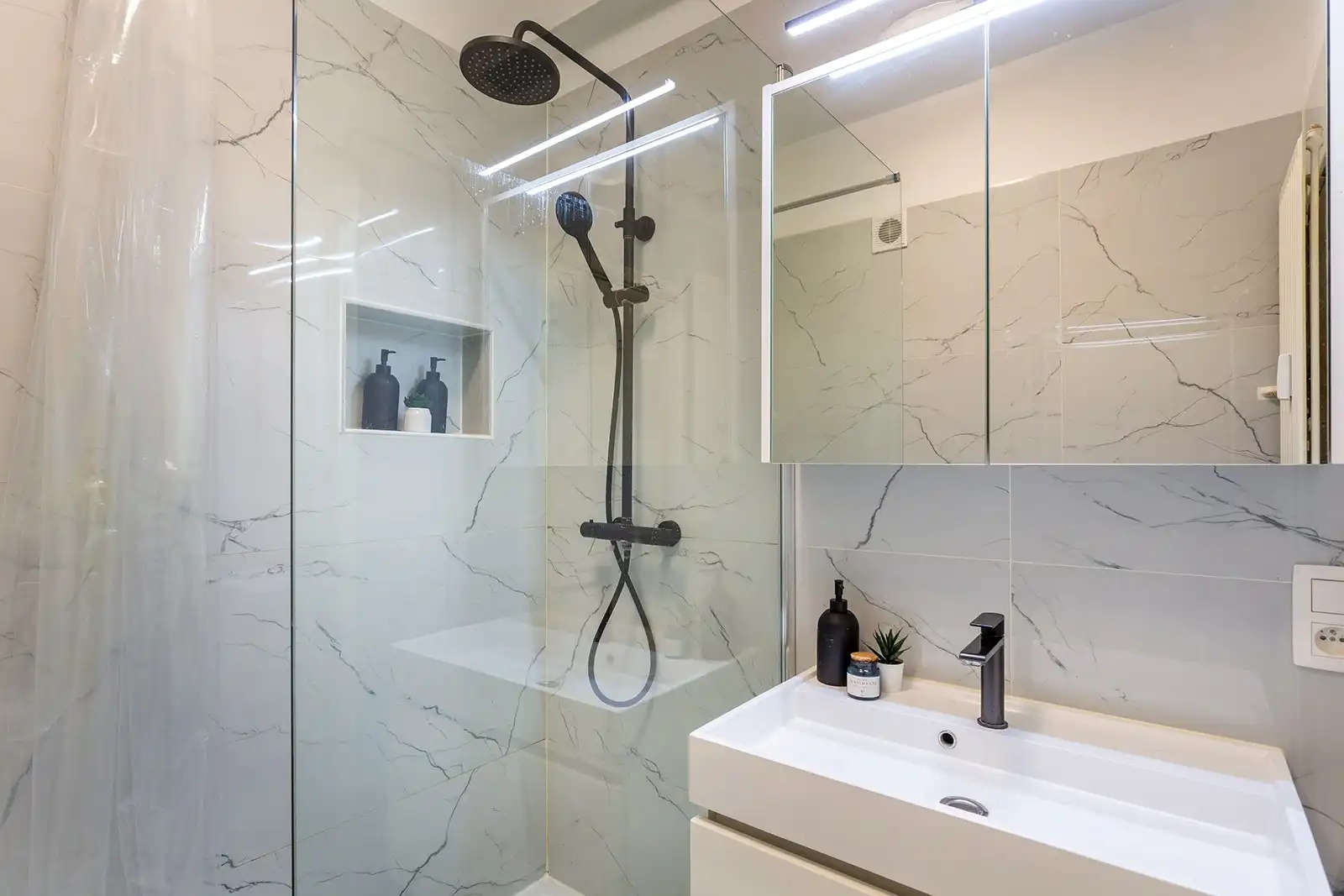 Gerenoveerde flat in hartje Antwerpen foto 14