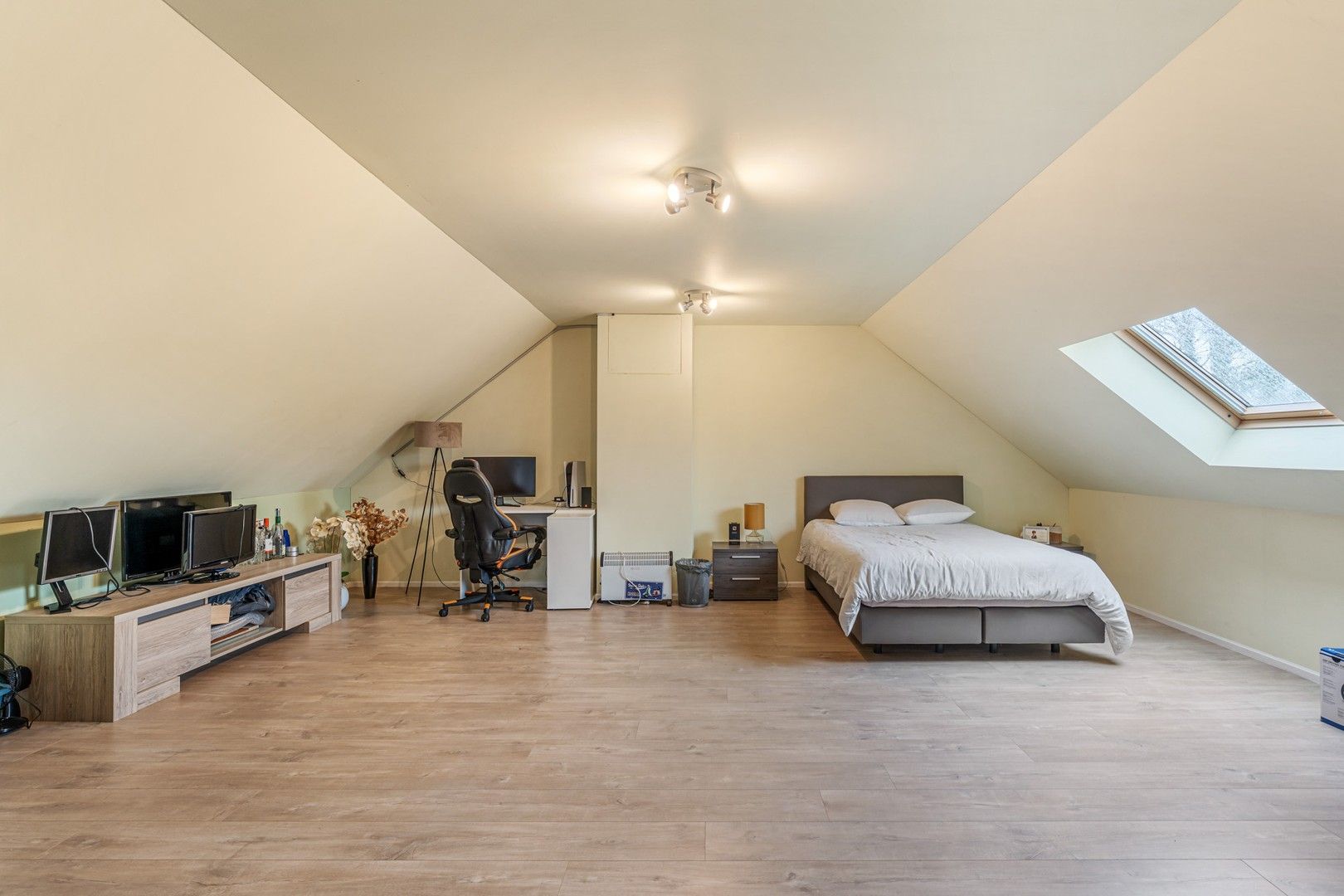 🏡 Instapklare halfopen bebouwing in landelijke stijl te koop in Houthalen-Helchteren (Binnenvaartstraat) foto 16