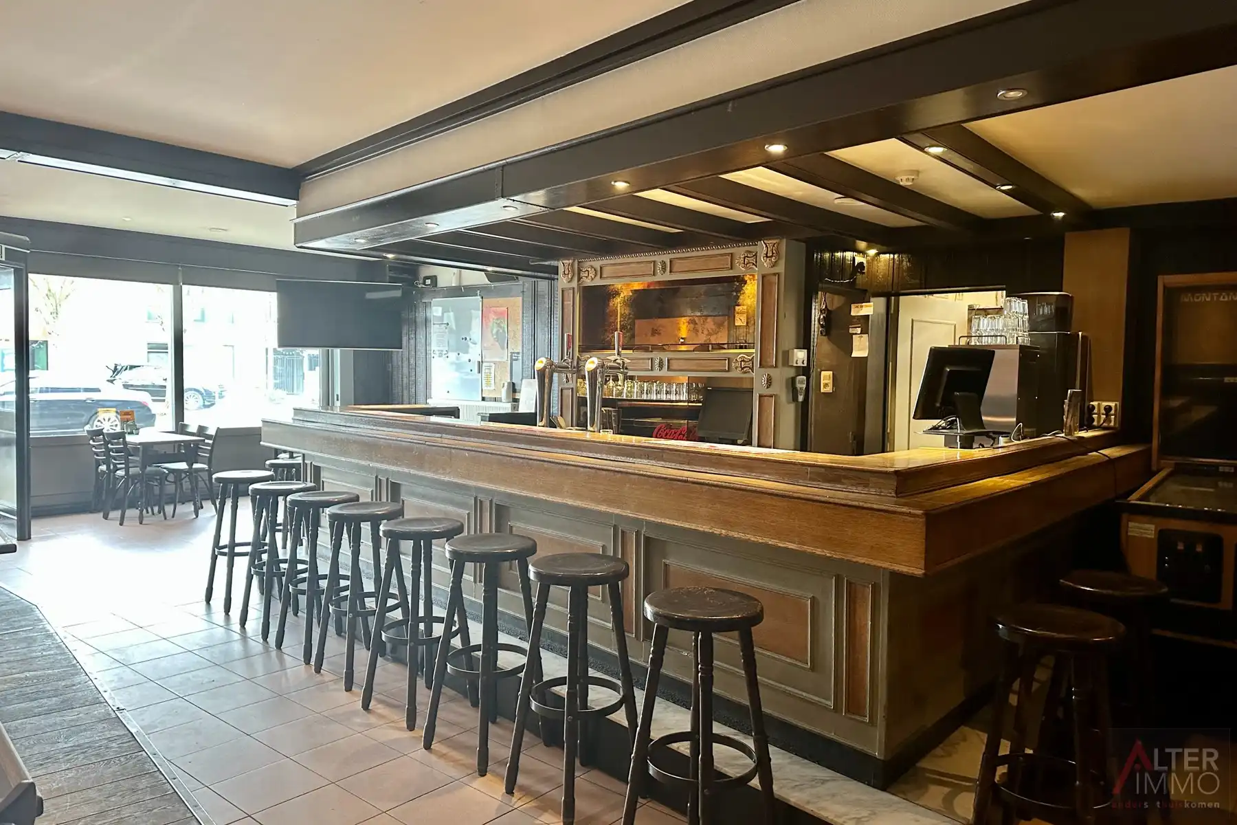 Gekend en centraal gelegen dorpscafé voor onmiddellijke opstart! foto 2