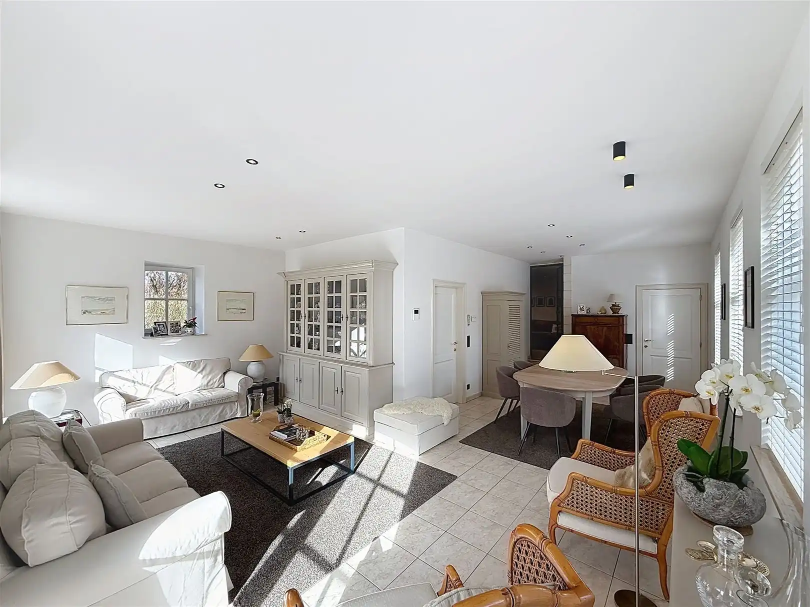 Karaktervolle woning met 4 slpks, 2 bdks, zwembad, 39a 17ca foto 16