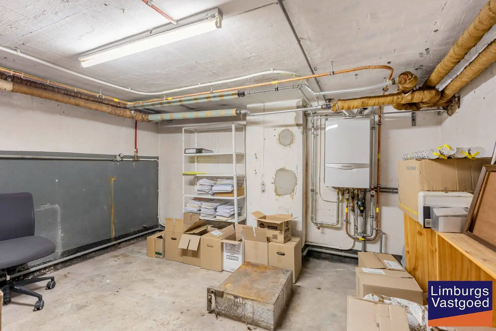 Woonhuis met verschillende praktijkruimtes te Waterschei, op een perceel van 6a80ca foto 28