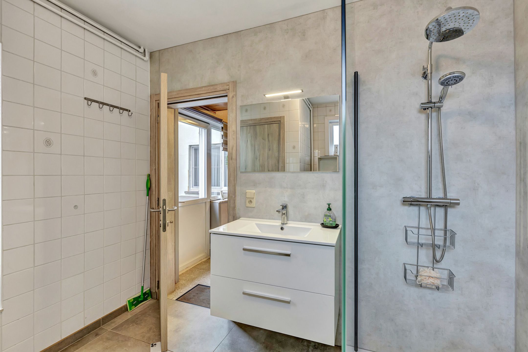 Instapklare woning met 4 slpks, dubbele garage en ruim terras foto 10