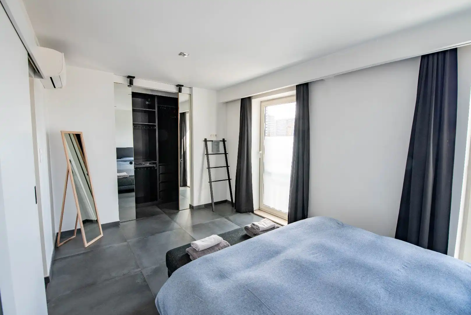 Lichtrijk appartement met 2 slaapkamers foto 11