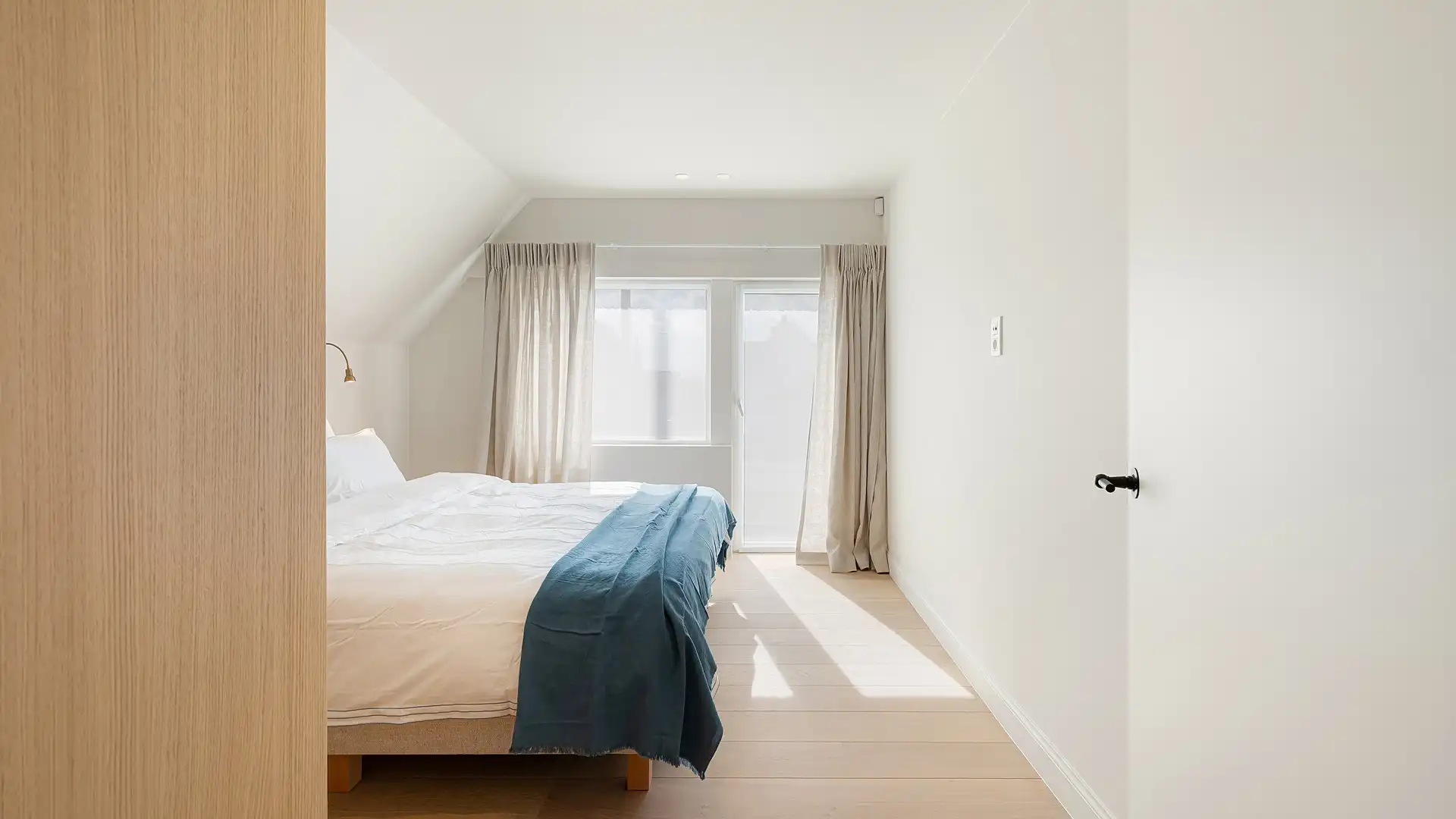 Exclusieve koppelvilla met hoogwaardige afwerking op een toplocatie in Duinbergen. foto 17