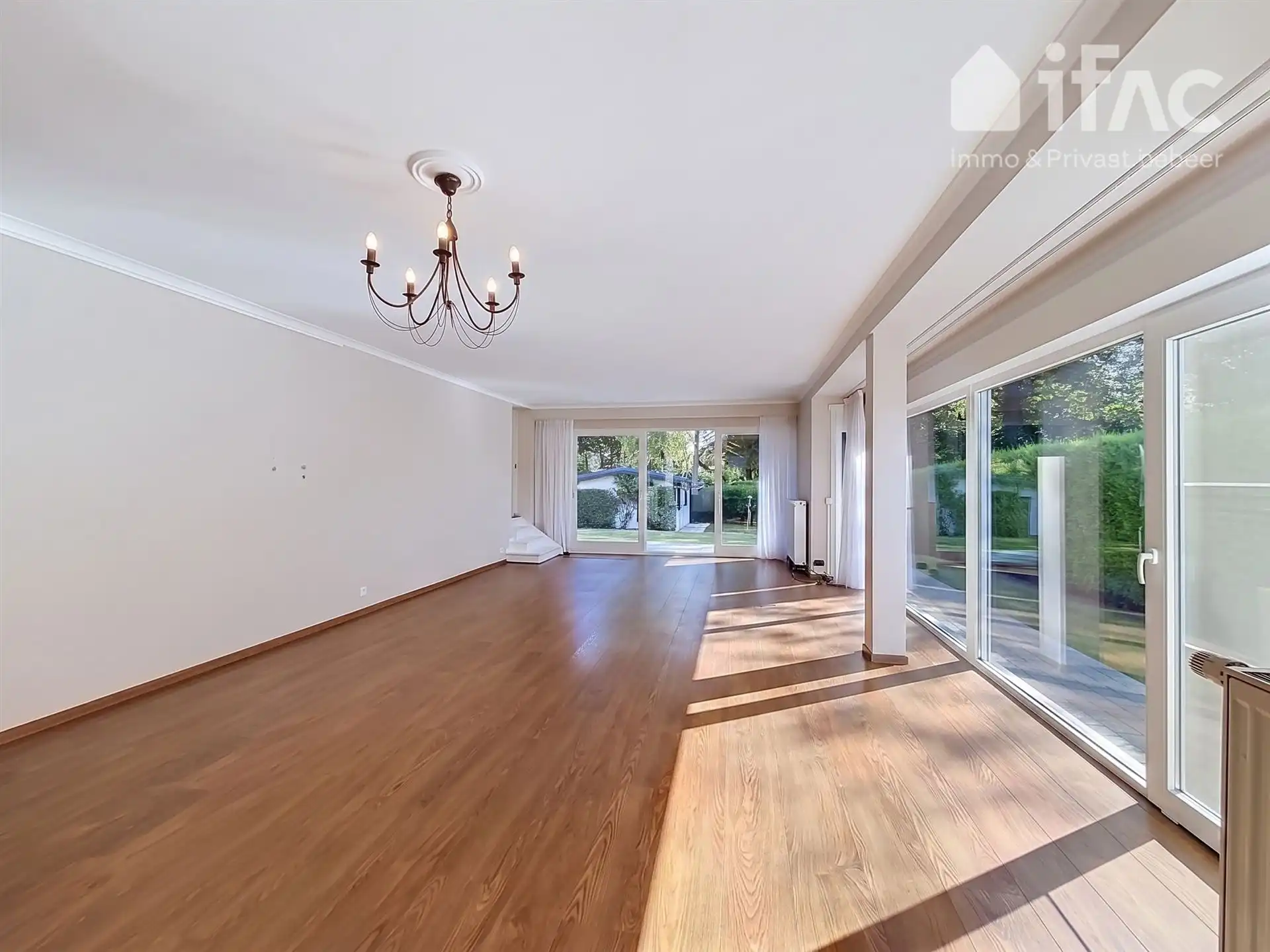 Fijne villawoonst met bijhuis vlakbij het park foto 6