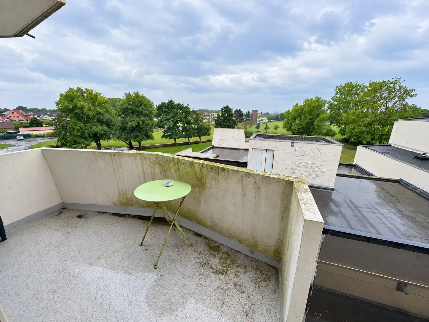 Te renoveren appartement met terras in Park Atlantis – De Haan. foto 6