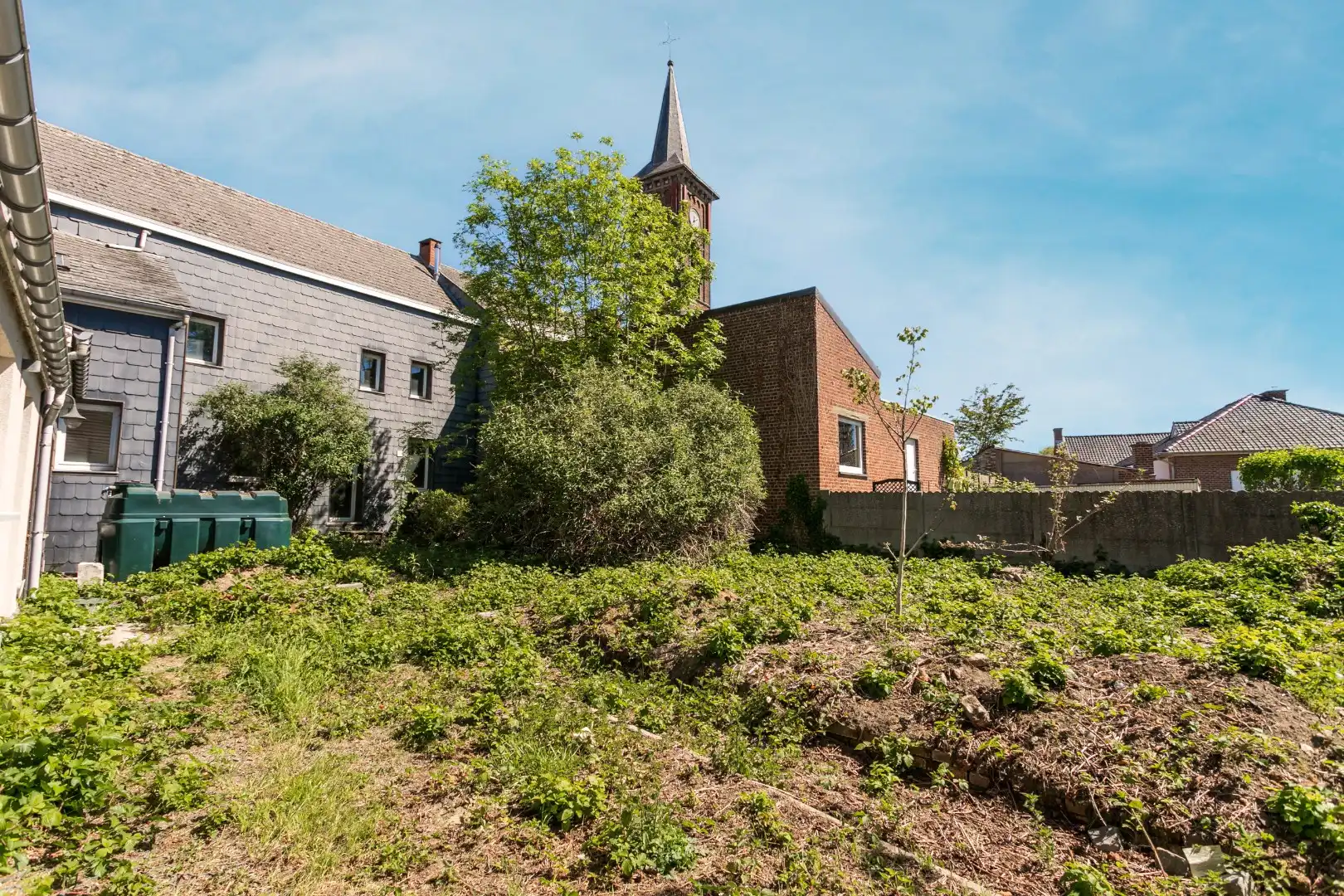 Te renoveren eigendom (317 m²) met veel potentieel, ruime tuin (6a 42ca) en dubbele achterliggende carport met toegang tot de achterliggende straat in Kester foto 14