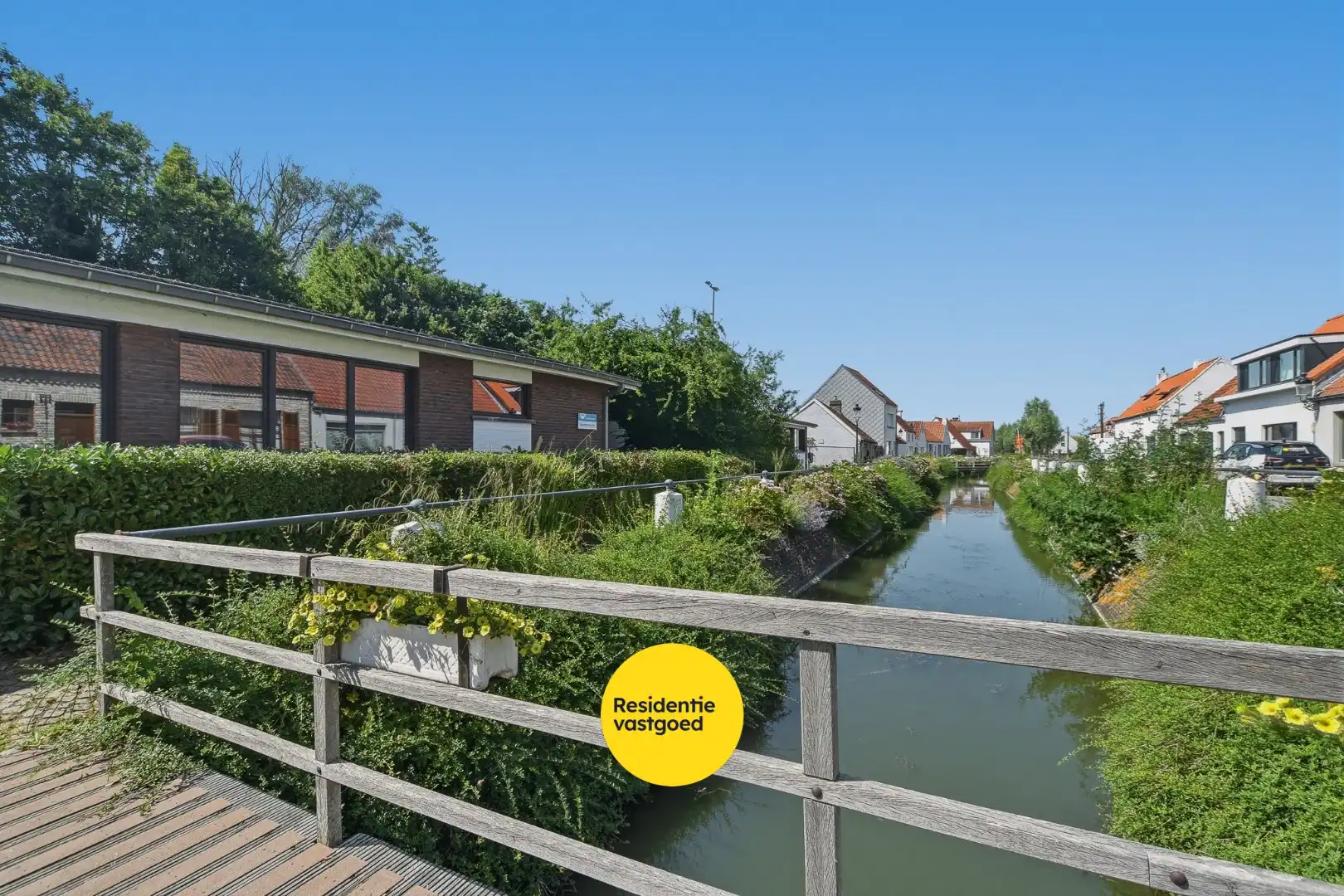Voormalig dienstencentrum met ruime indeling en residentieel potentieel - Lissewege  foto 2
