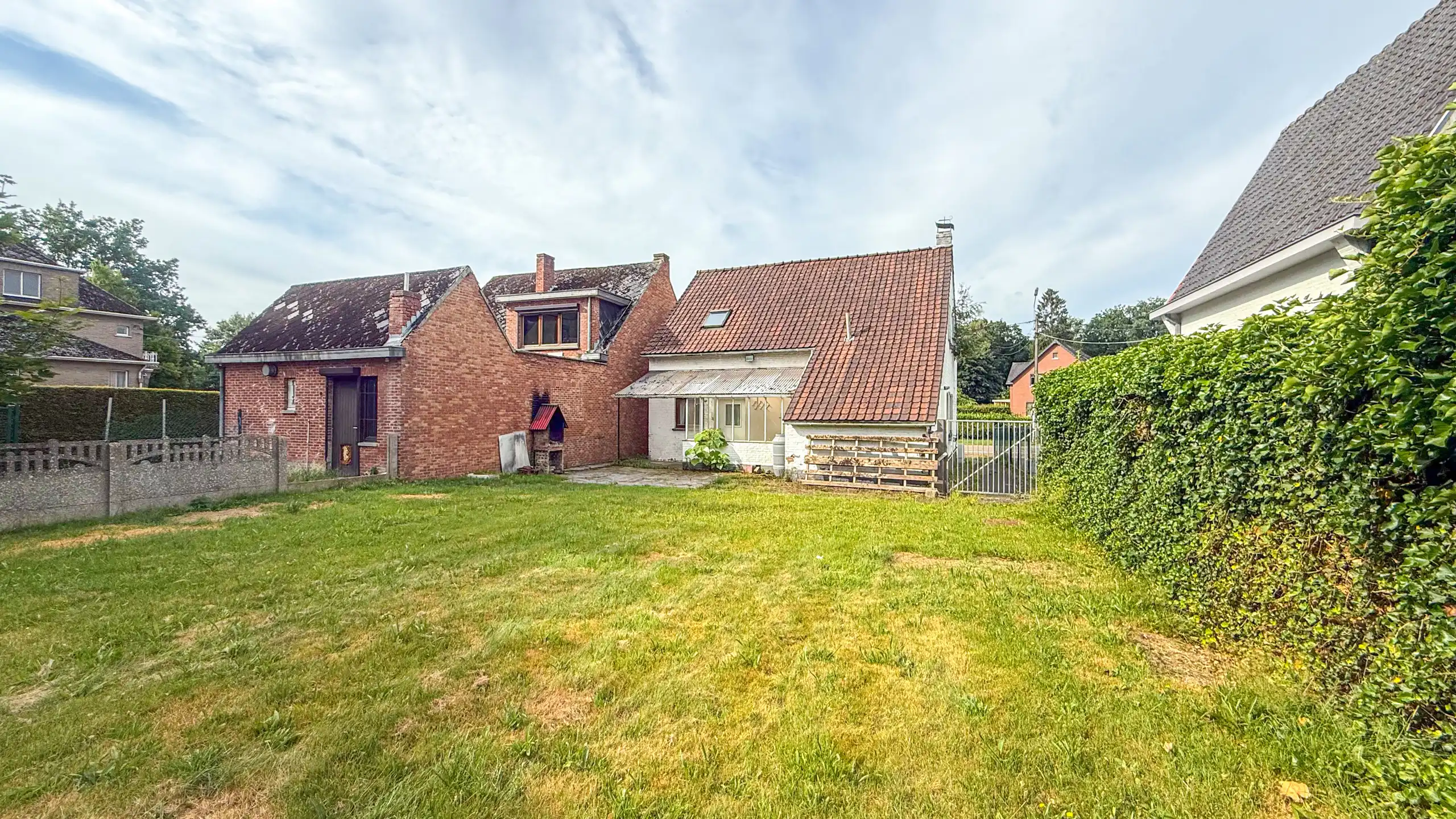Renovatiepand met ruime living en mooi perceel van 6+ are! foto 37