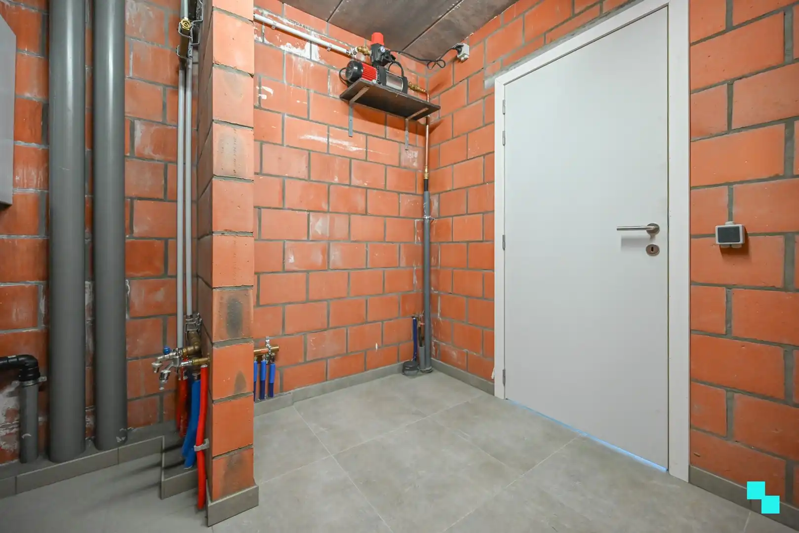 Riante nieuwbouwwoning met aangename tuin te Izegem foto 14