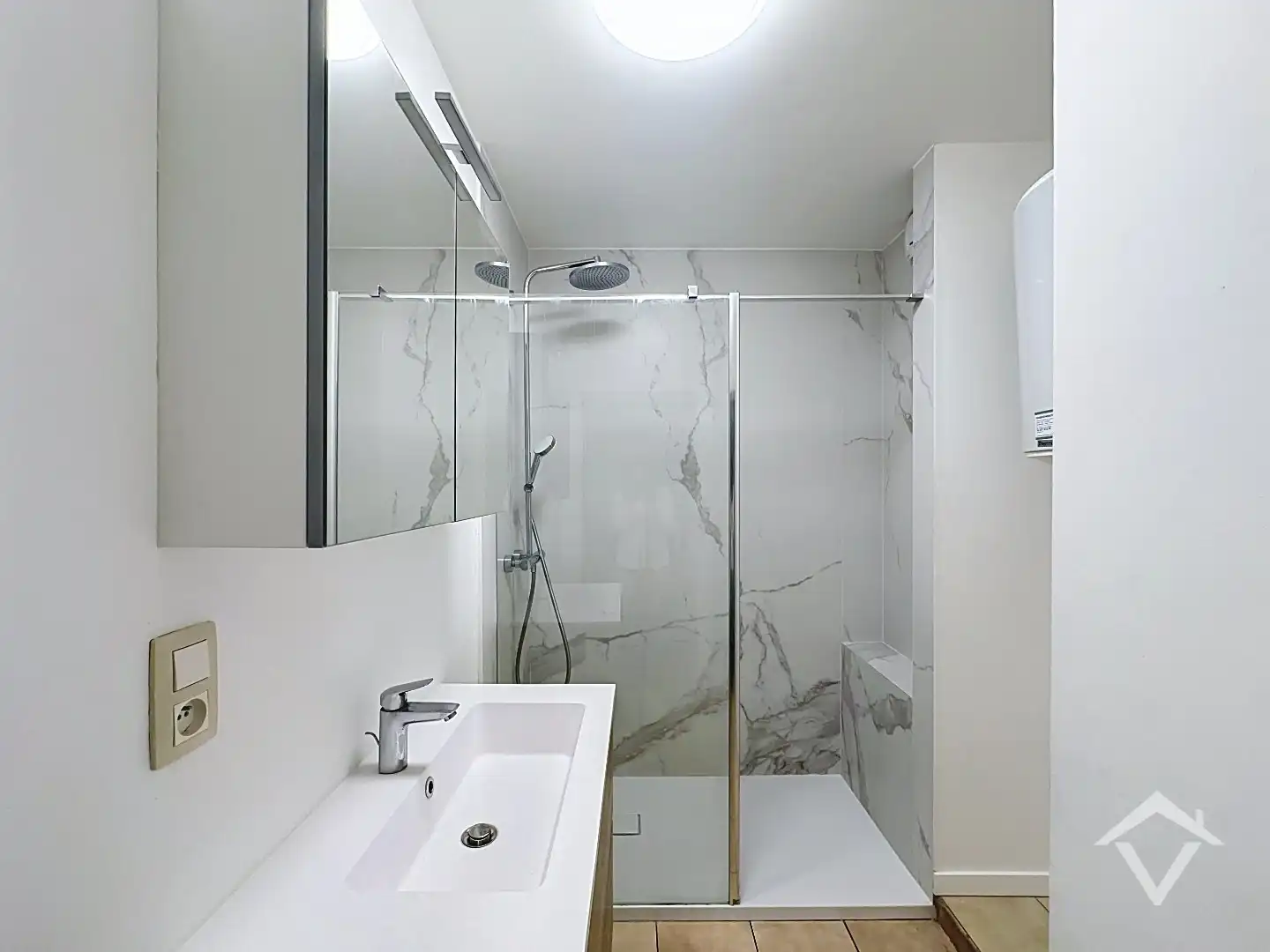 Lichtrijk 2-slaapkamerappartement met ruim terras te Aartrijke foto 10
