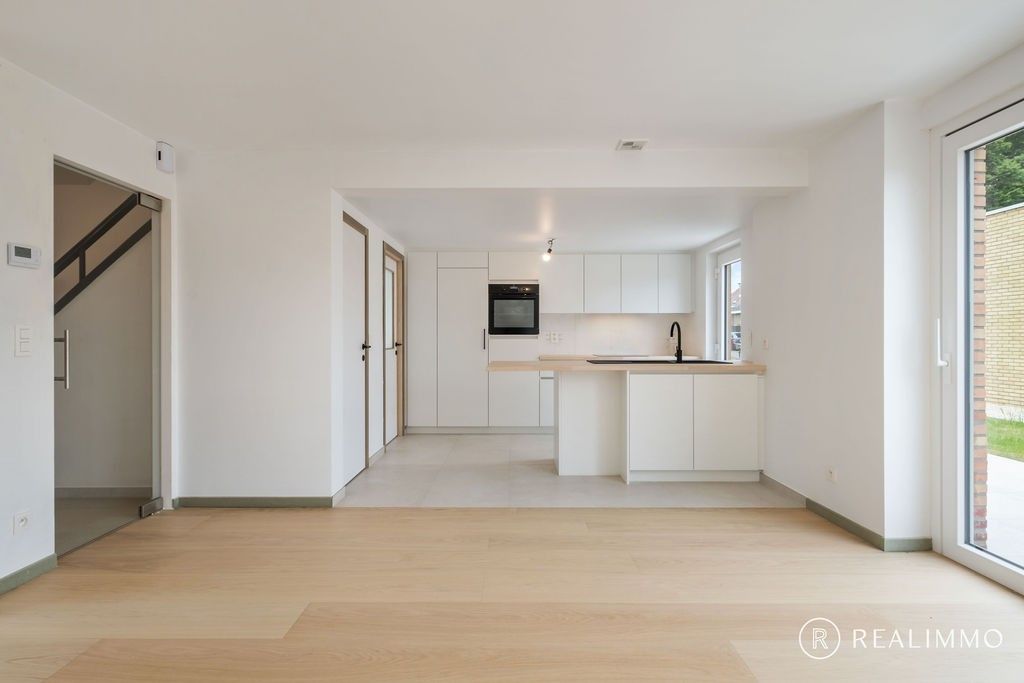 Instapklare topper met garage in Zwevegem! foto 5