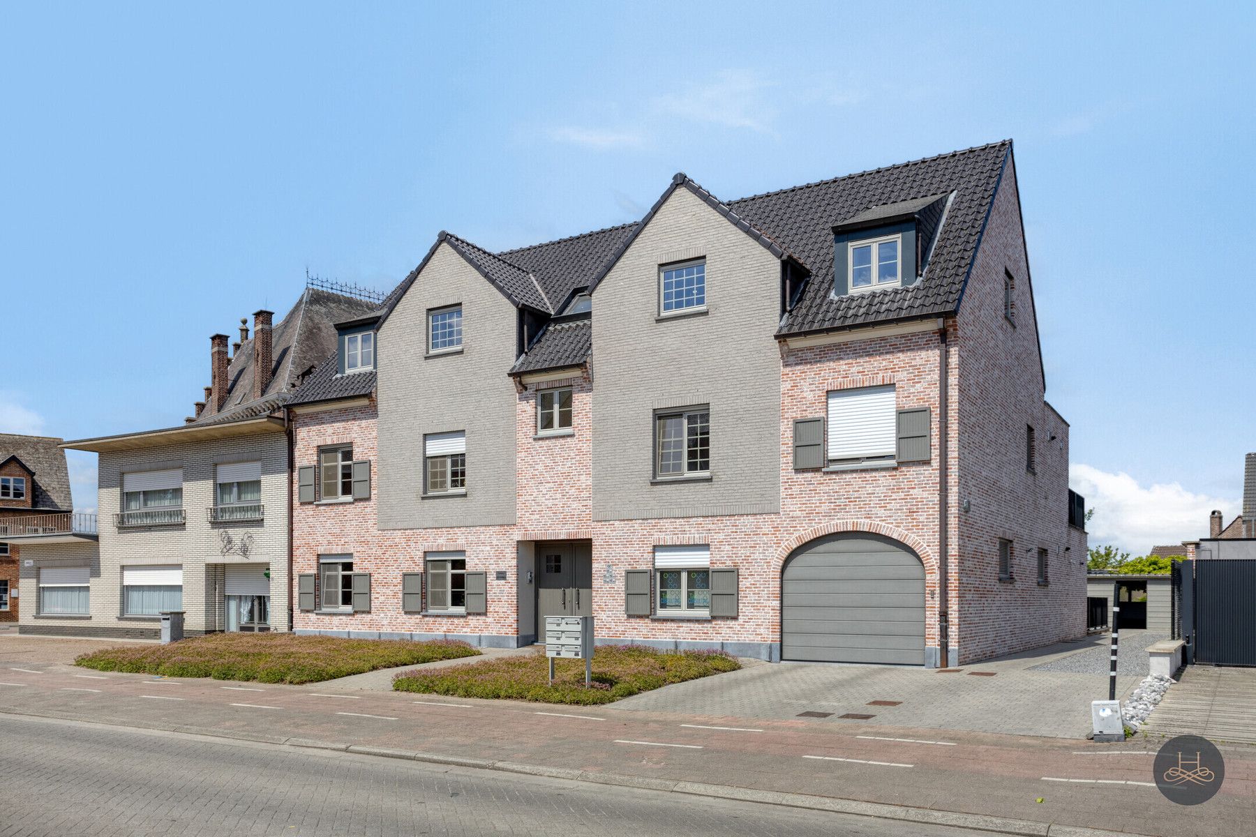 Ruim dakappartement (2017) met enorm terras op een A locatie foto 2