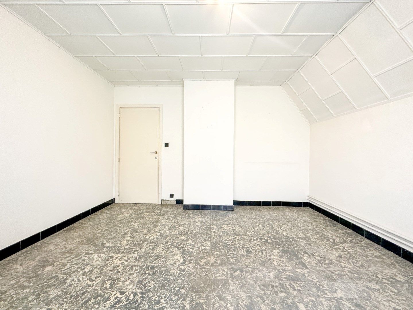 Ruime woning met tuin (perceel 524 m²), 3 slaapkamers, garage en bijgebouw/stalling, Torhout. foto 22