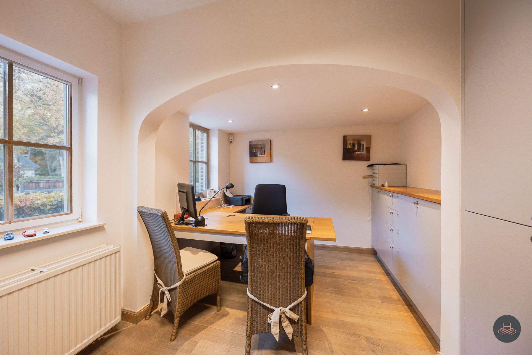 Riant landhuis met zwembad op ruim perceel in rustige wijk foto 17