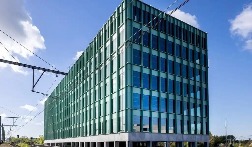 Commercieel gelijkvloers te huur in Infíniti te Berchem foto {{pictureIndex}}