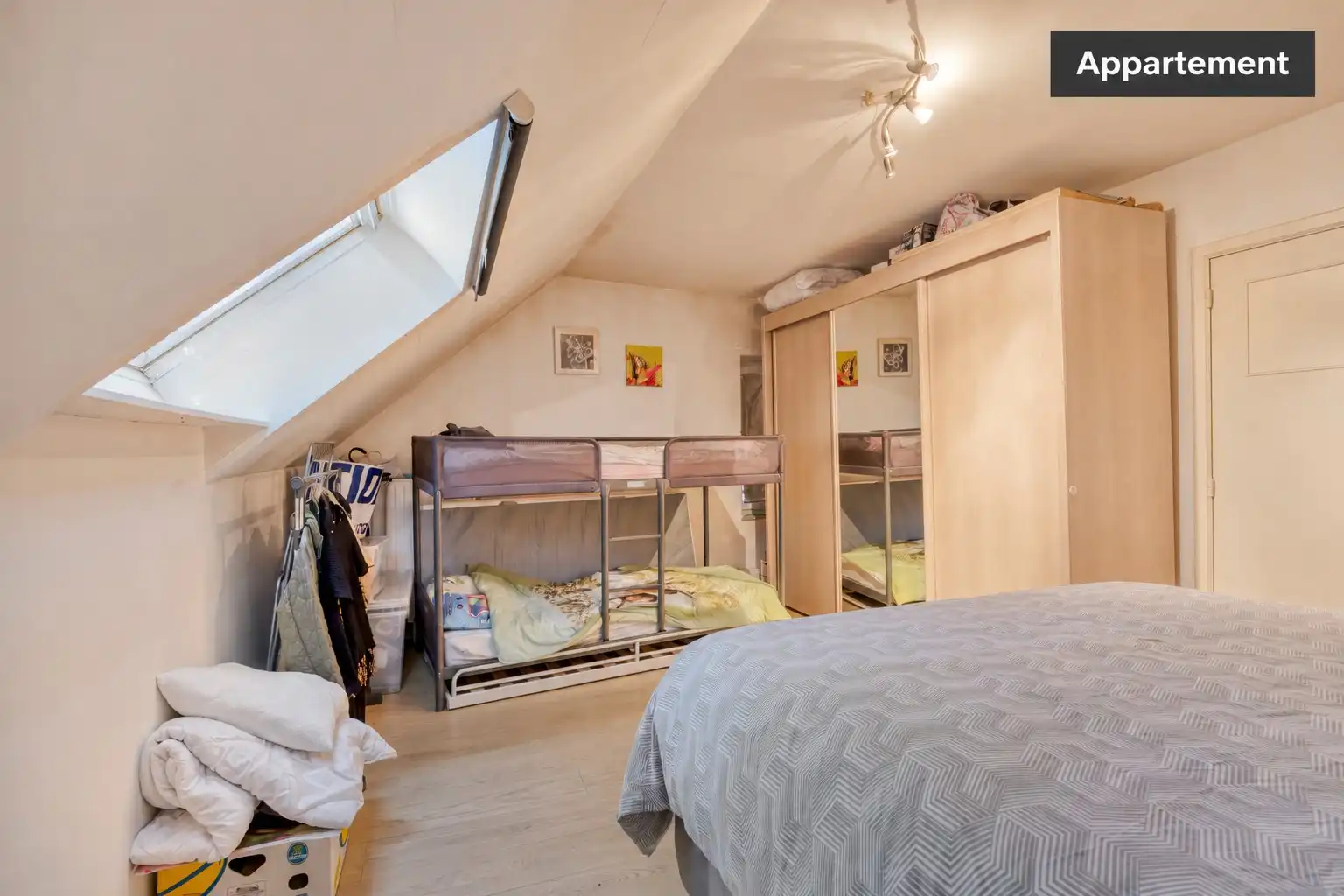 Karaktervol hoekpand met woning en appartement in Riemst foto 25