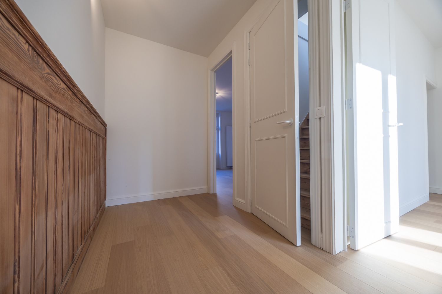 Gerenoveerd herenhuis met 5 slaapkamers foto 29