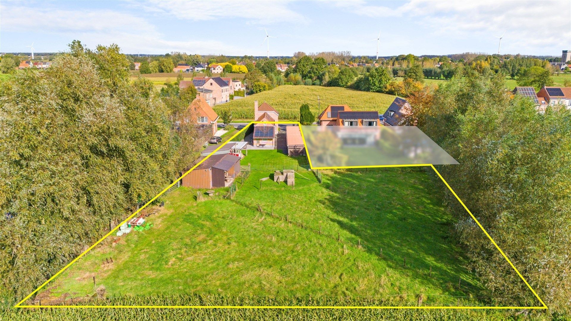 Instapklare gezinswoning met paardenstal en weide op een perceel van 2.639m² foto 33