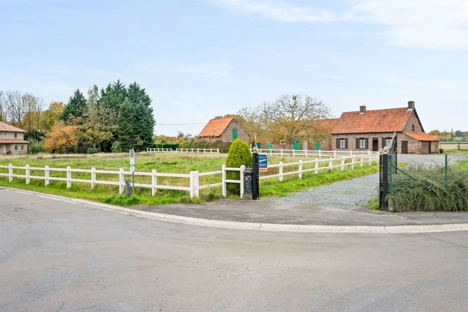 Te renoveren hoeve met prachtig landelijk verzicht in de Kapelhoek in Roeselare foto 5