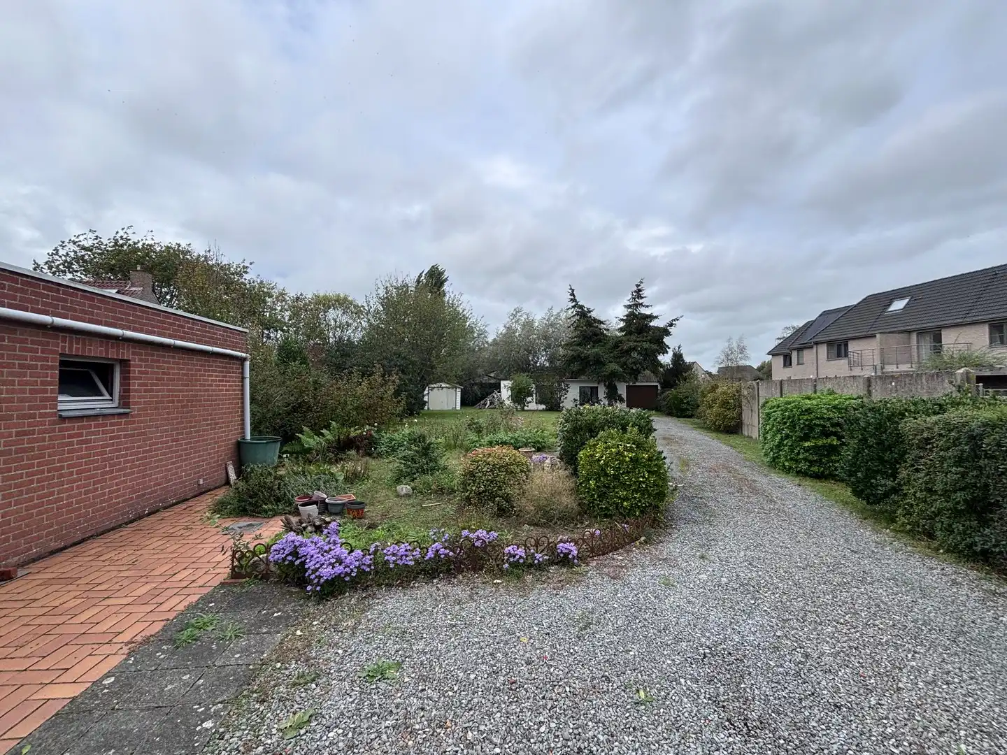 Te renoveren villa te koop op ruimtelijk perceel van 1080 m² in het hart van Koksijde! foto 15
