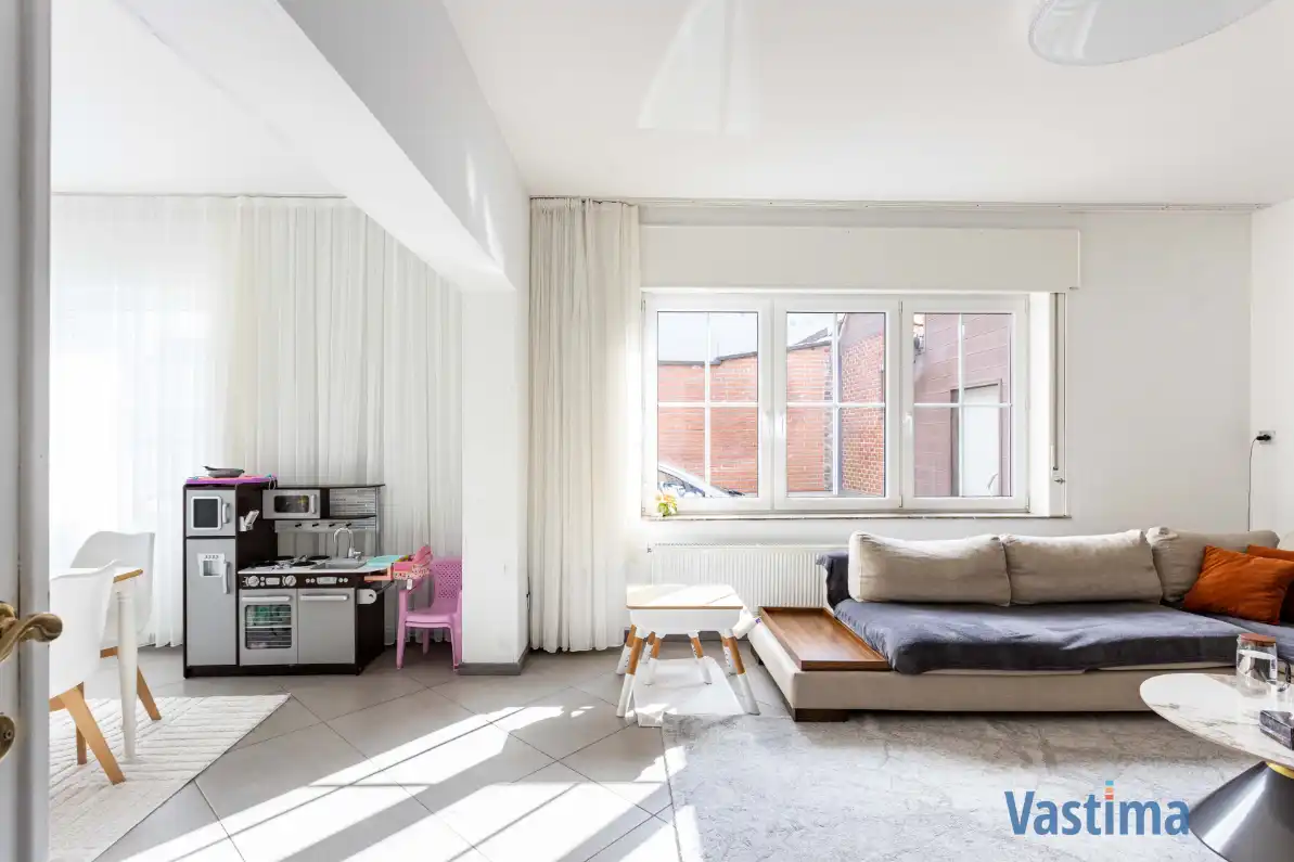 Rustige gelegen gezinswoning met tuin foto 4