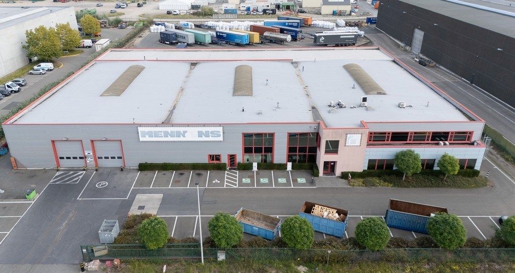 Magazijn met kantoren te huur langs E34 in Beveren foto 20
