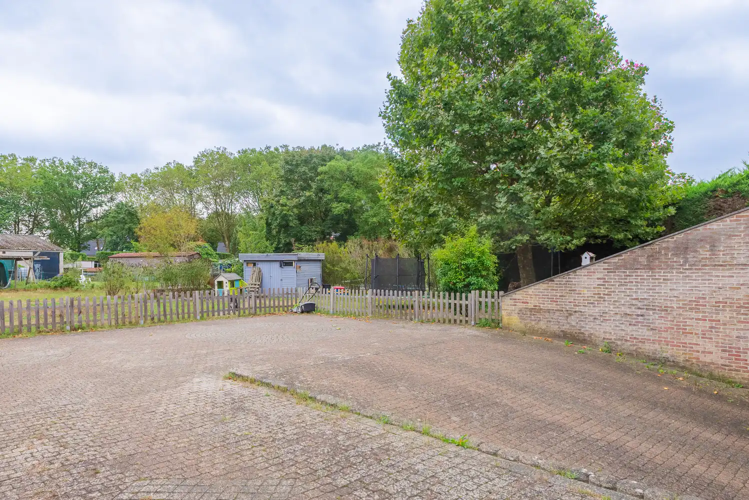 Vrijstaande gezinswoning met 4 slaapkamers op ruim 20 are grond foto 31