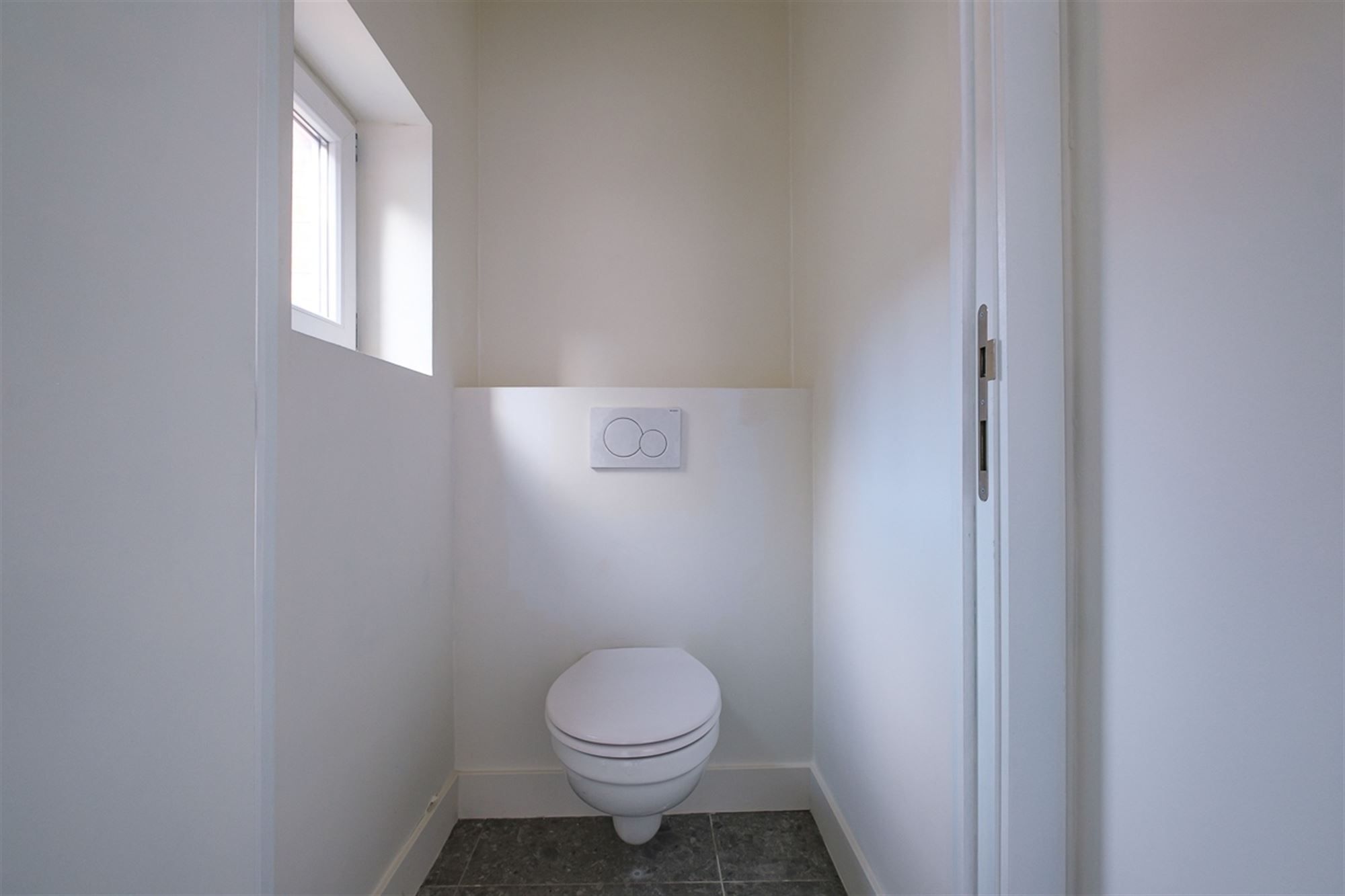 PRACHTIG HERENHUIS TE HUUR MET 4 SLKS IN HET CENTRUM VAN SINT-TRUIDEN  foto 12
