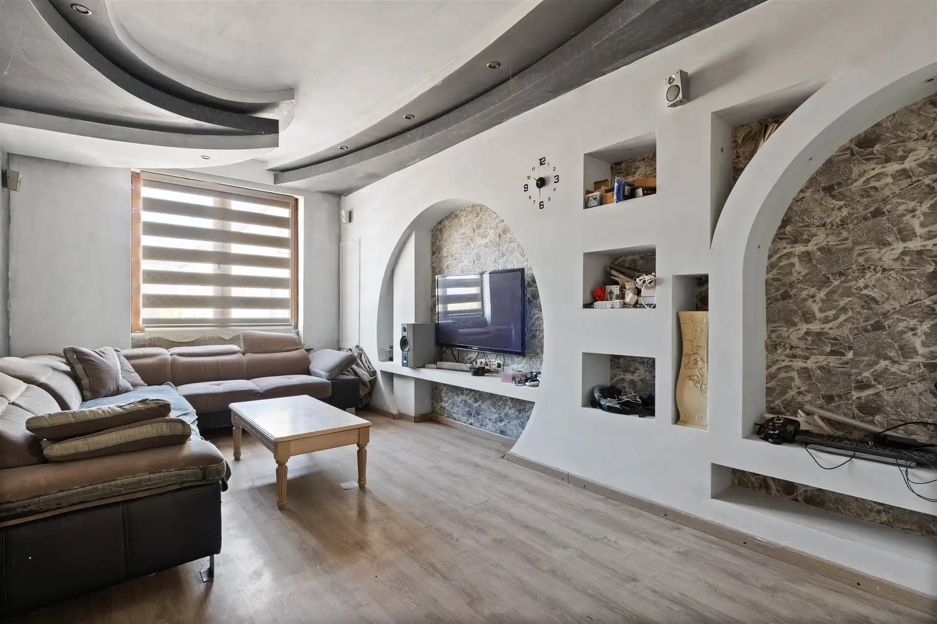 Halfopen bebouwing met magazijn (225m²) foto 6