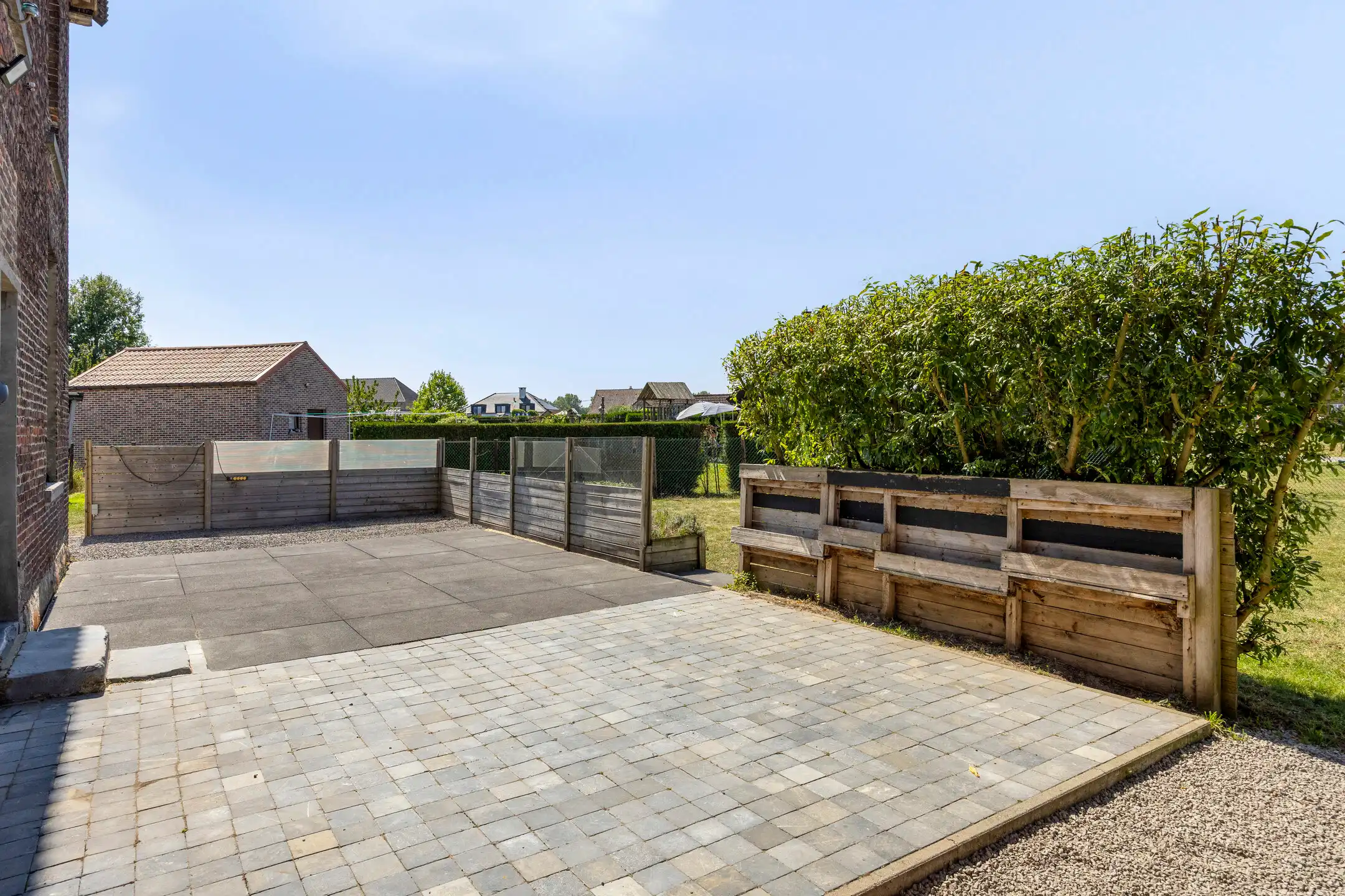 Deels gerenoveerde woning met prachtig verzicht op 14 are foto 18